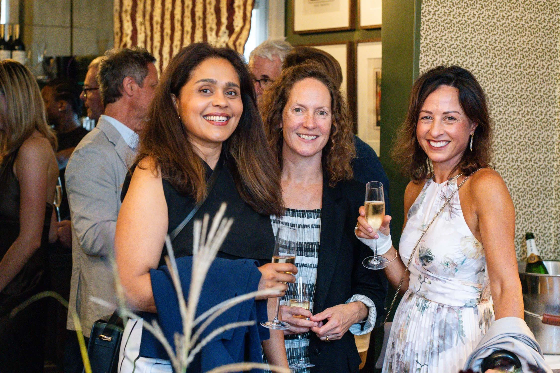 208-chelsea-old-town-hall-the-surprise-pub-wedding-reception.jpg