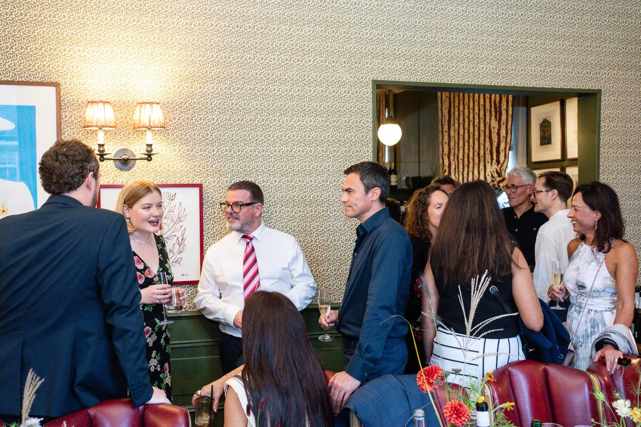 213-chelsea-old-town-hall-the-surprise-pub-wedding-reception.jpg