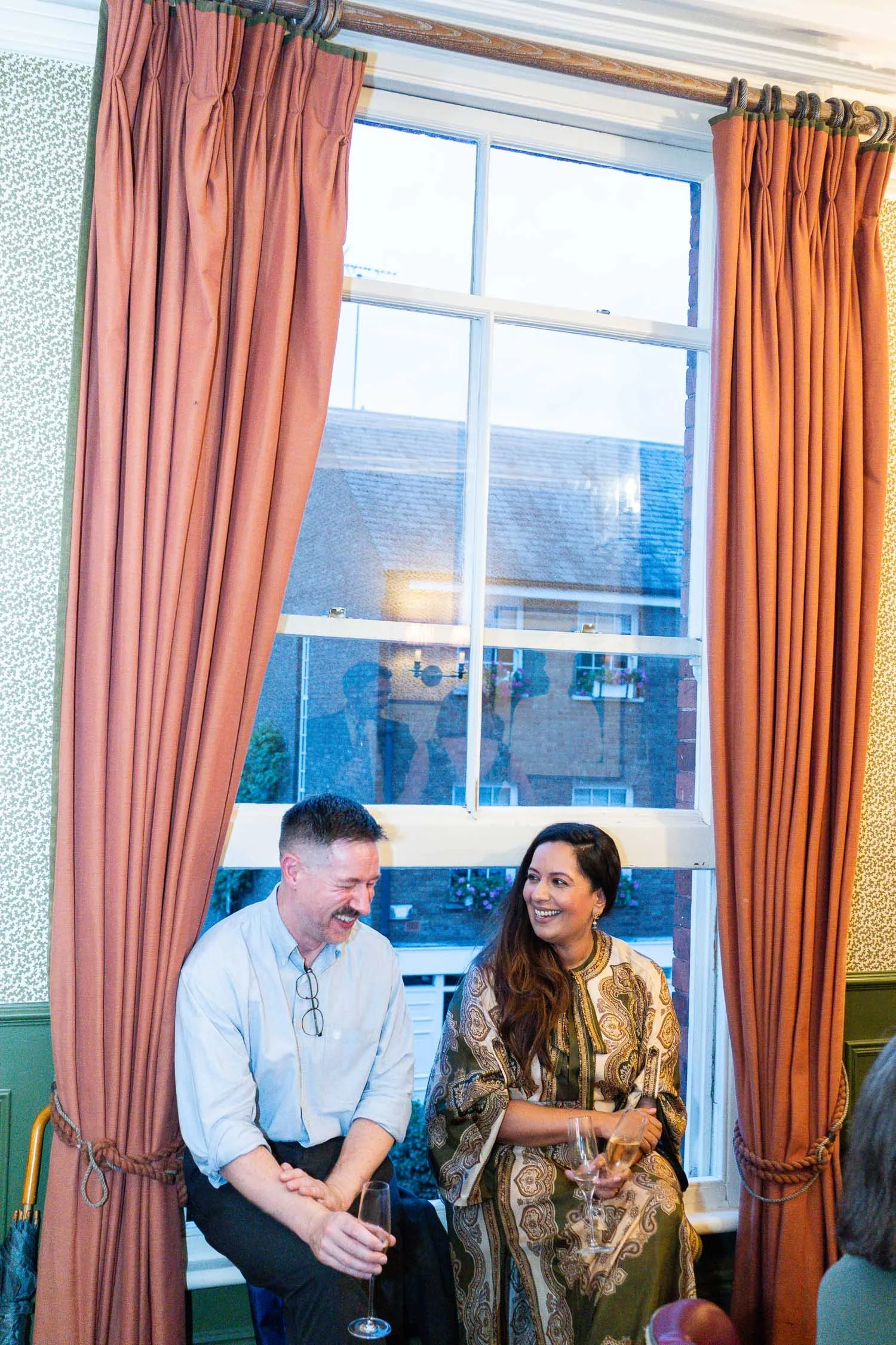 238-chelsea-old-town-hall-the-surprise-pub-wedding-reception.jpg