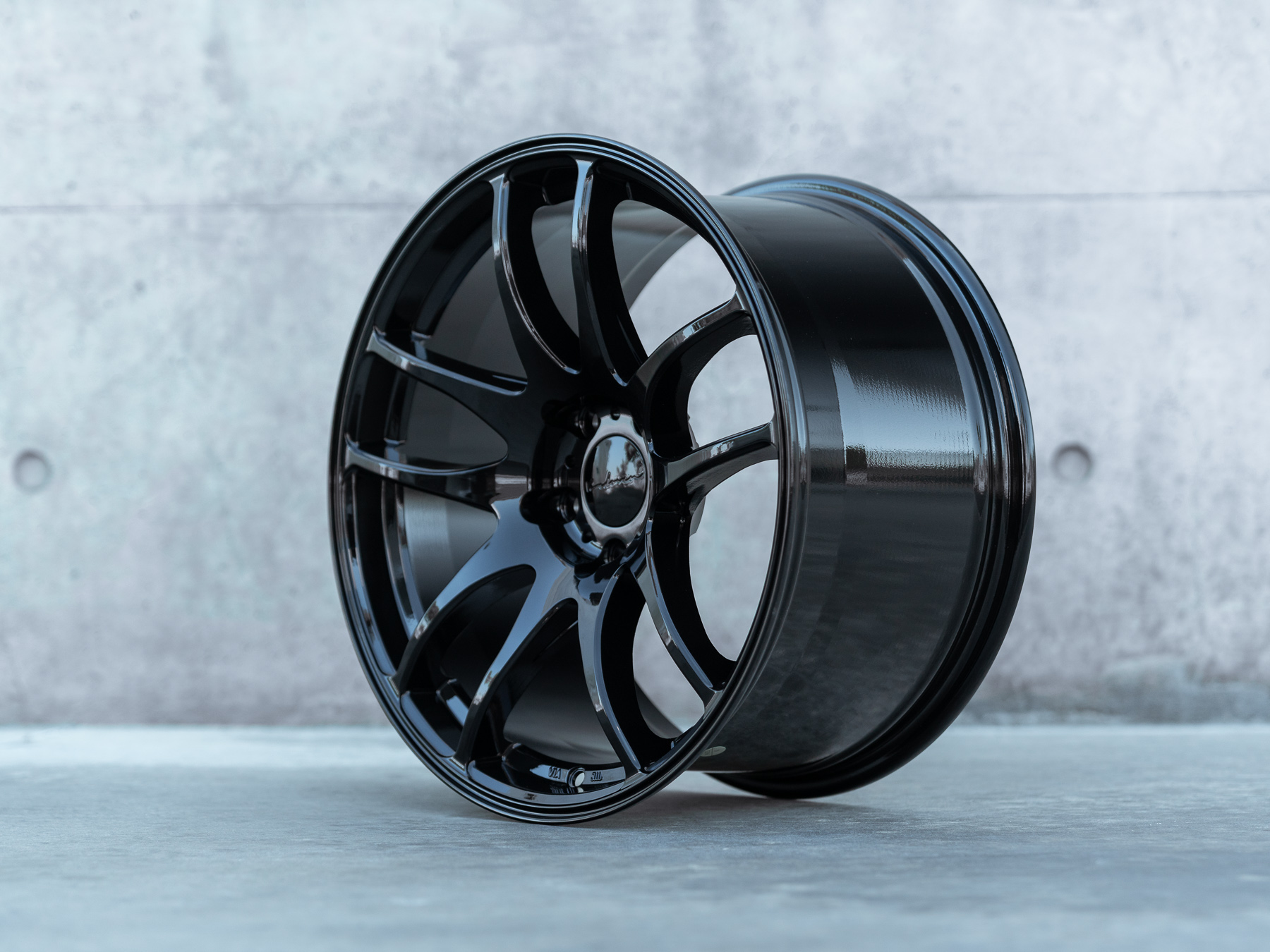 Forme 9 - Gloss Black-4.jpg