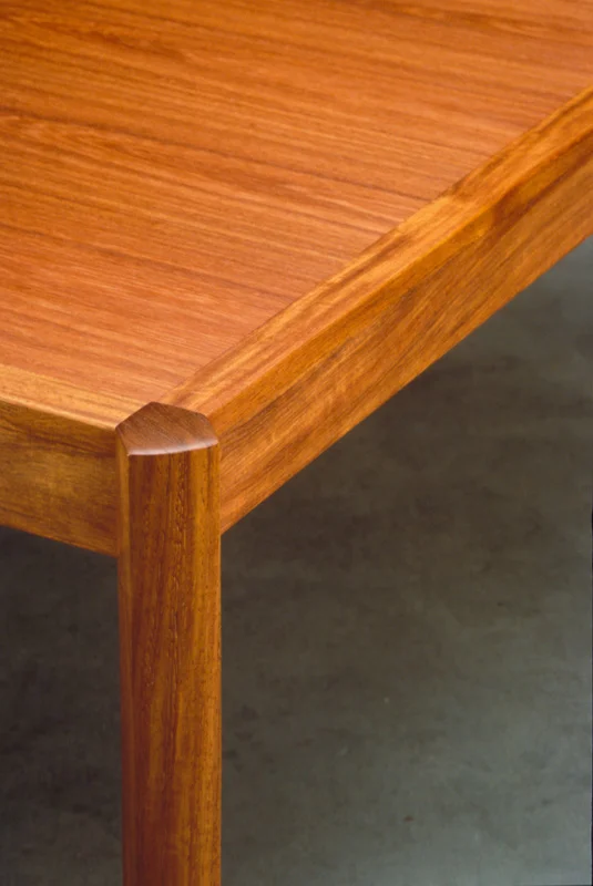 Machiche Table detail200.jpg