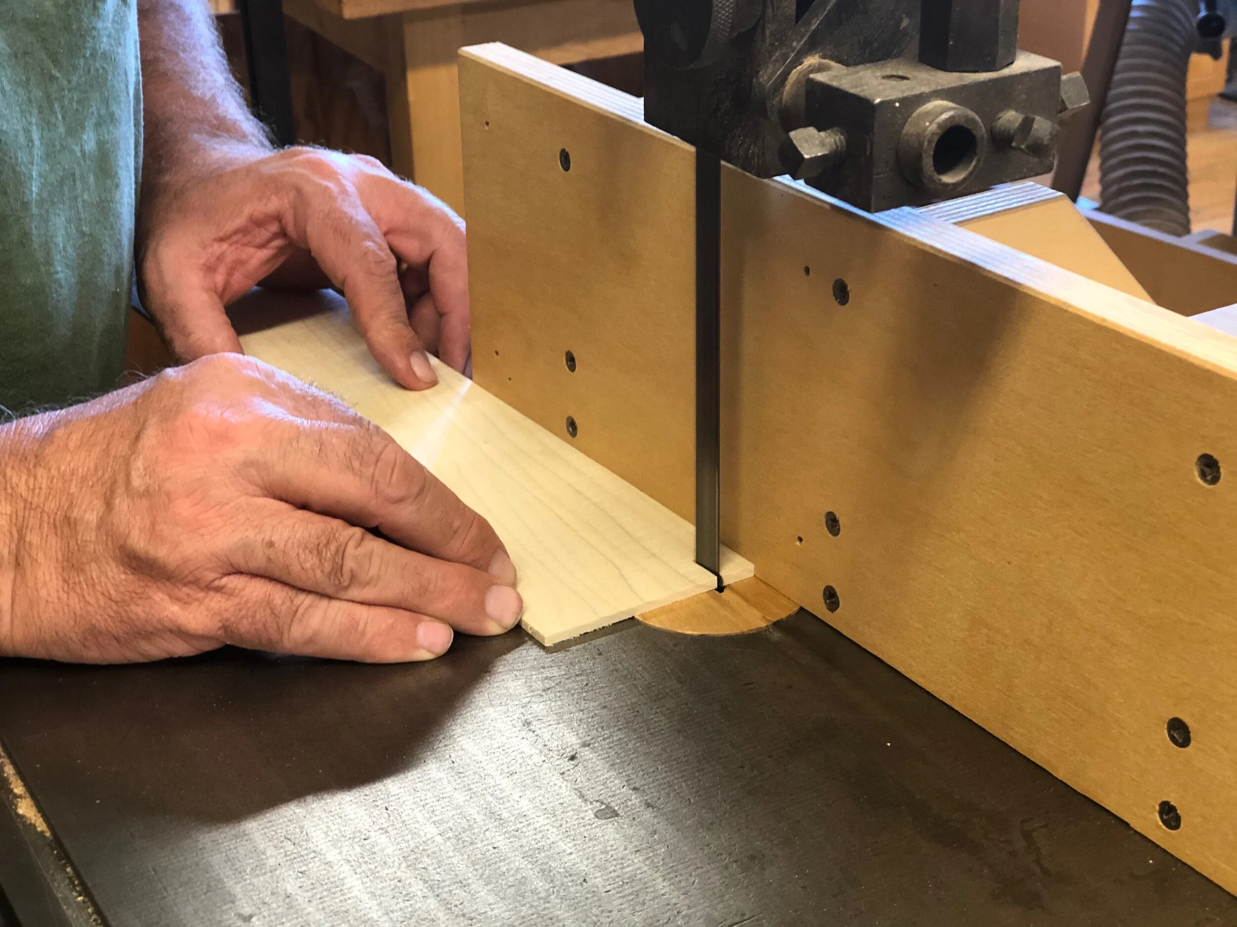 Resawing on the Bandsaw - a Simple Test for Parallel Results