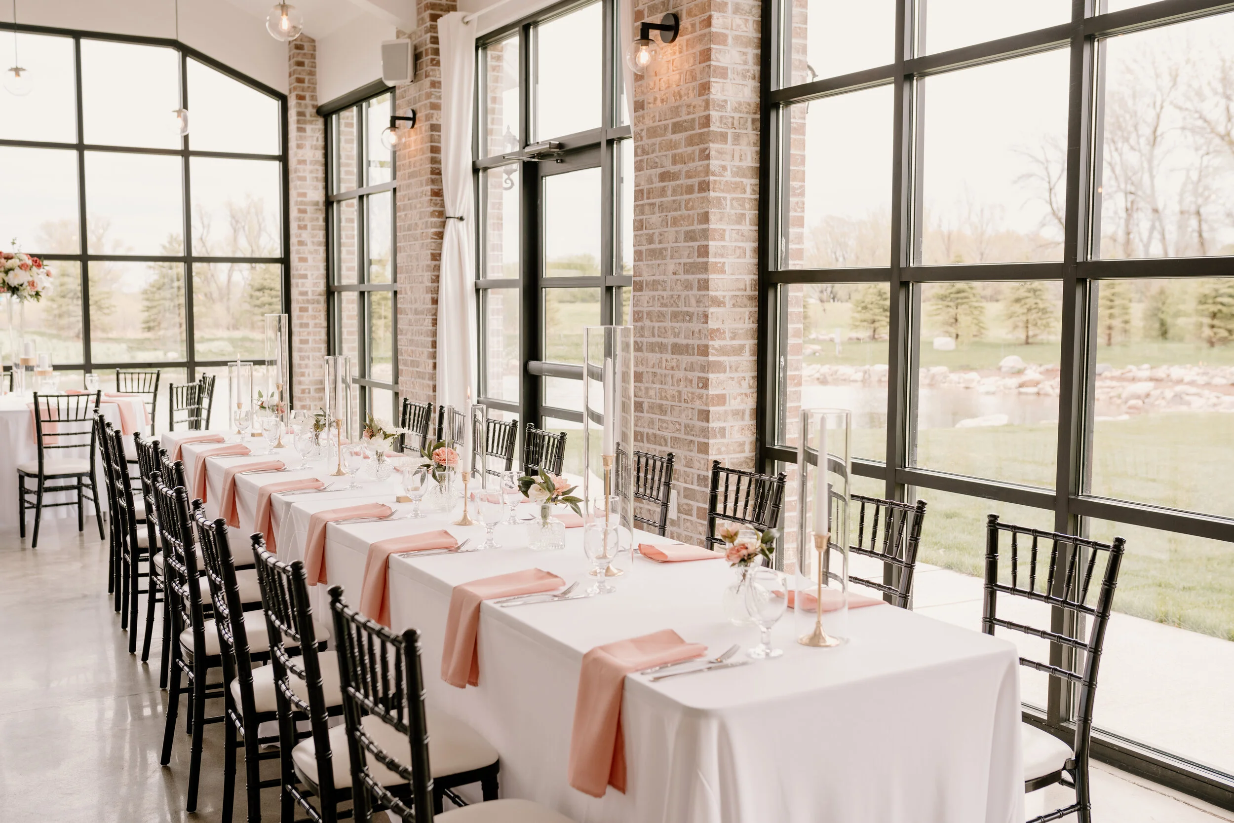 wedding decor minimalist