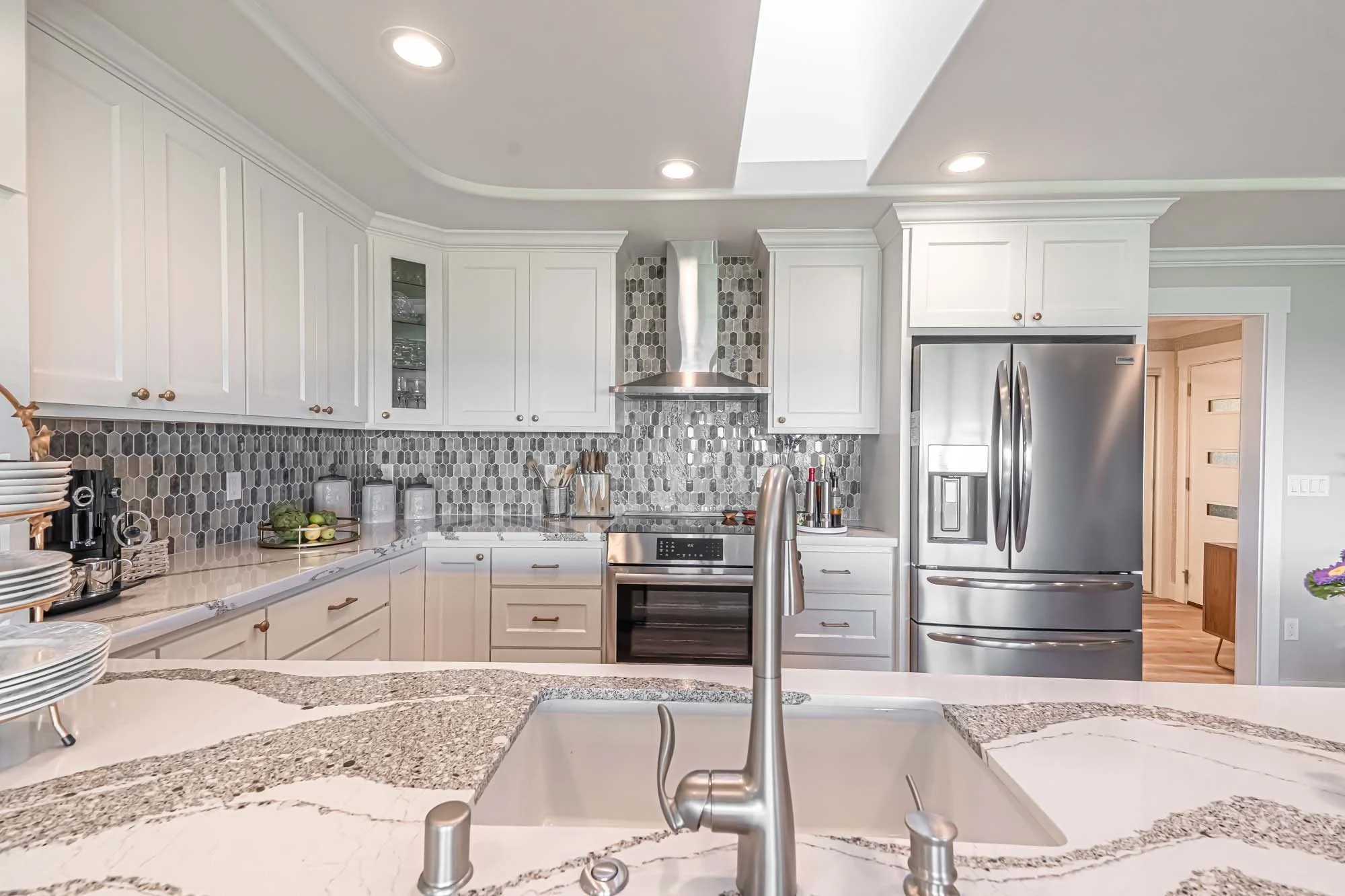 Louro_Transitional Home Renovation-010.jpg
