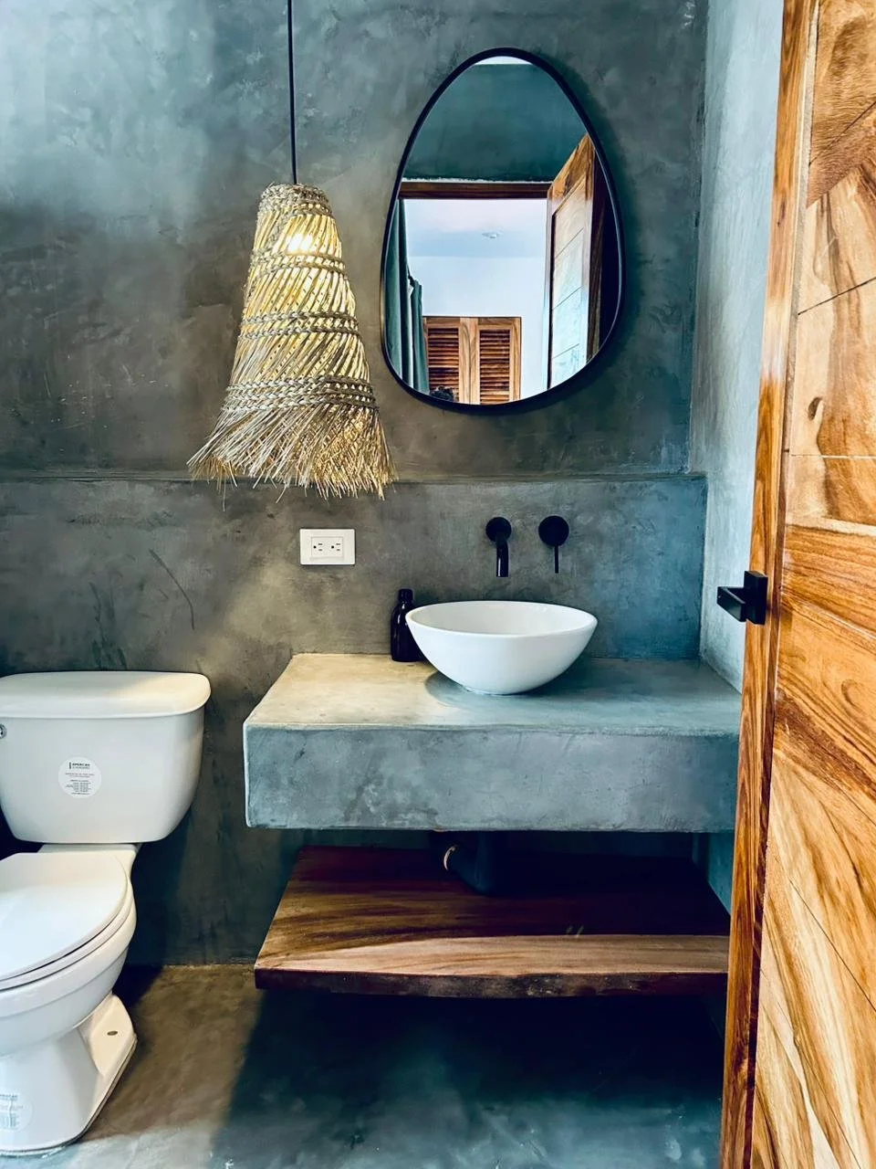 Salty Bathroom 2.jpg