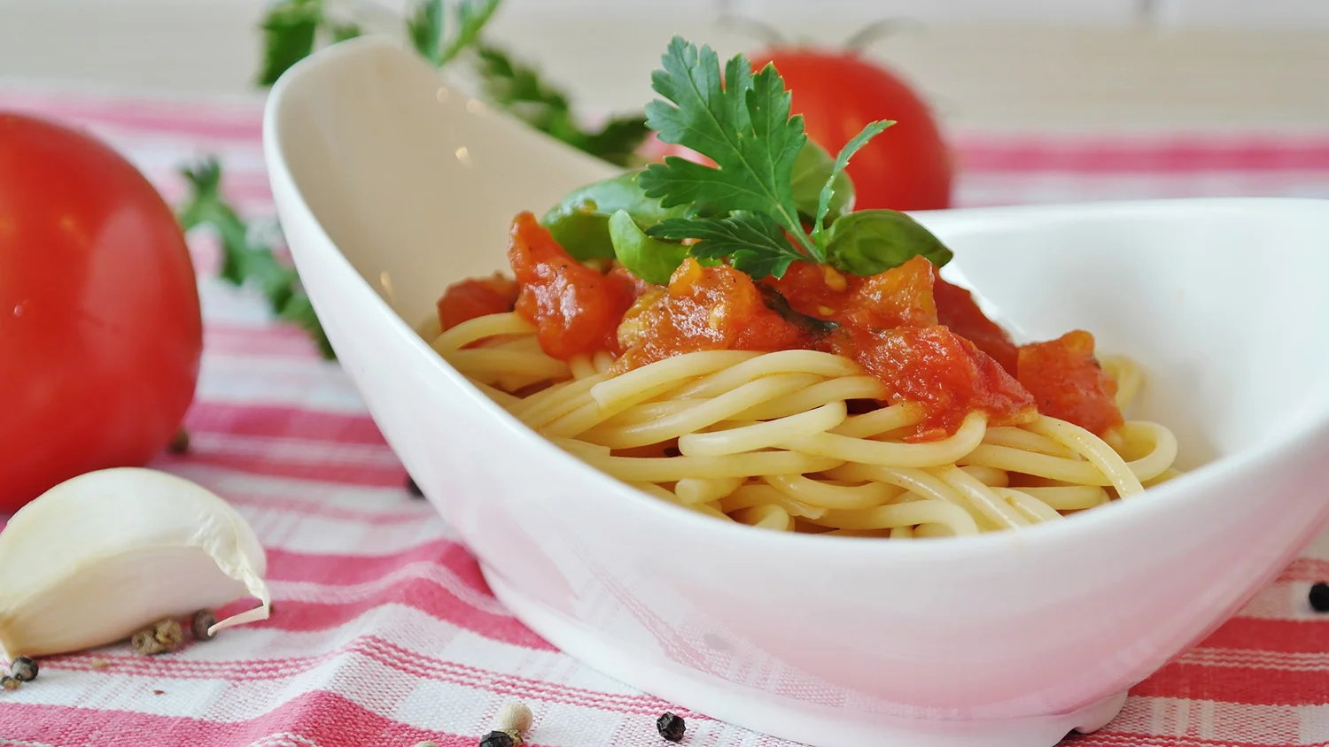 spaghetti-1392266_1920 copy.jpg