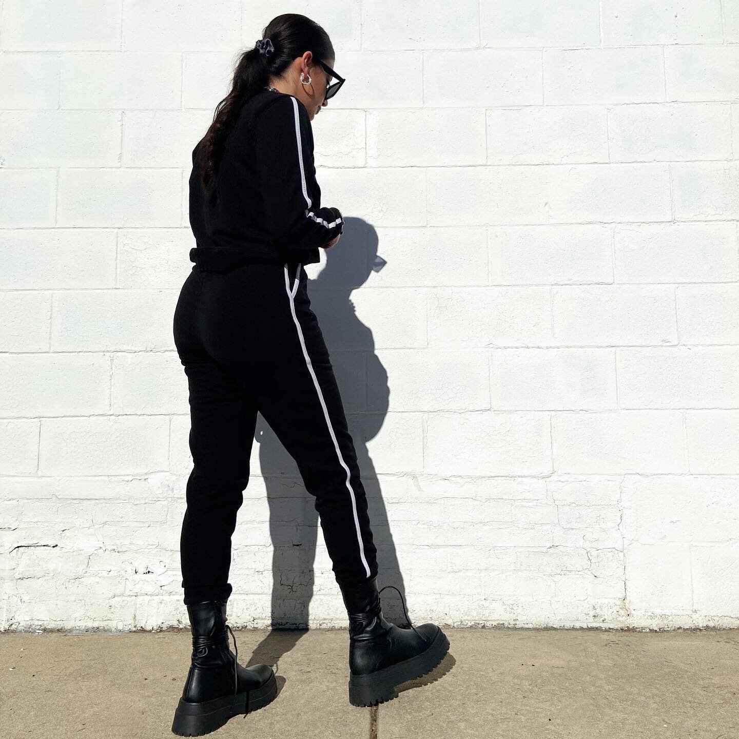 all black with that white side stripe ☑️ happy international women&rsquo;s day to all my babes 😘 

// #internationalwomensday #happyinternationalwomensday #allblackeverything #allblackoutfit #allblackstyle #blackoutfit #blackoutfits #springfashion20
