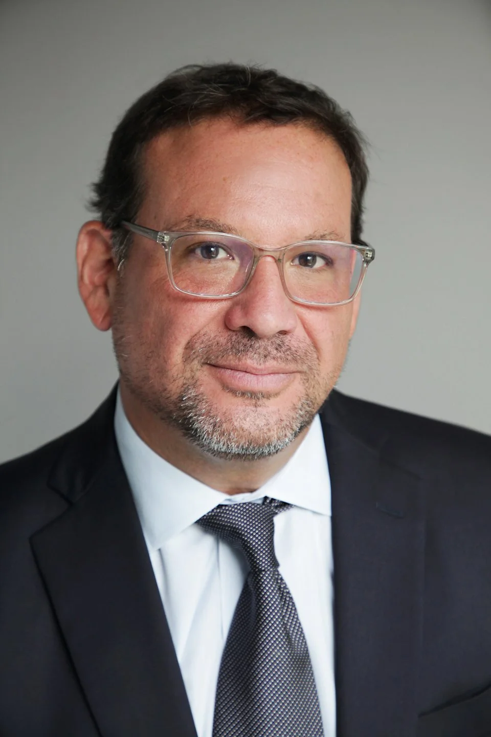 corporate headshot web IMG_7727.jpg