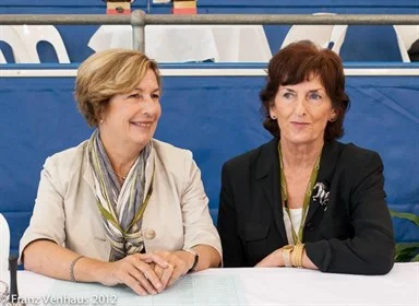 Judges Mary Seefried and Jan Geary (AUS) during a break in the Inter II-4911.jpg