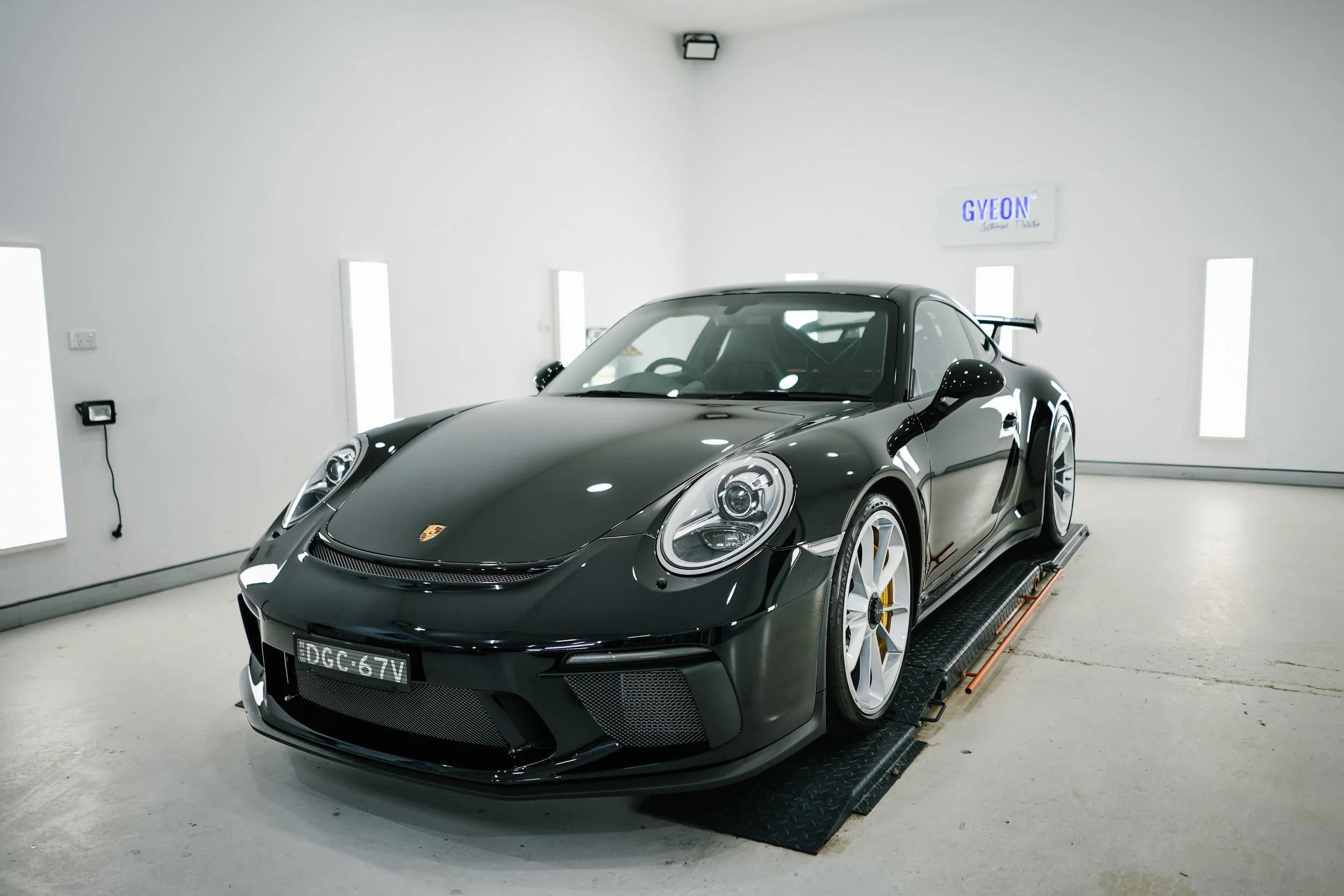 PORSCHE_GT3-1.jpg