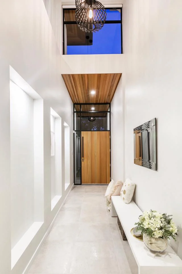 Main Floor UPTOWN BONE LAPPATO REC GLZ PCLN (600x600) (2).jpg