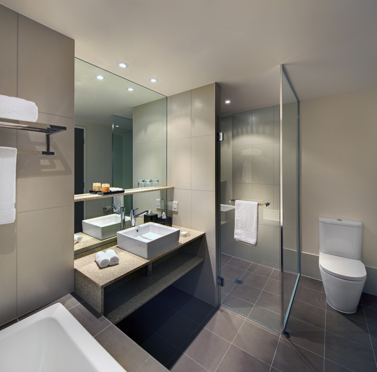 Home-Gallery-PremiumDeluxe-Bathroom.jpg