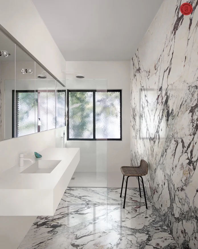 Marble Capraia.jpg