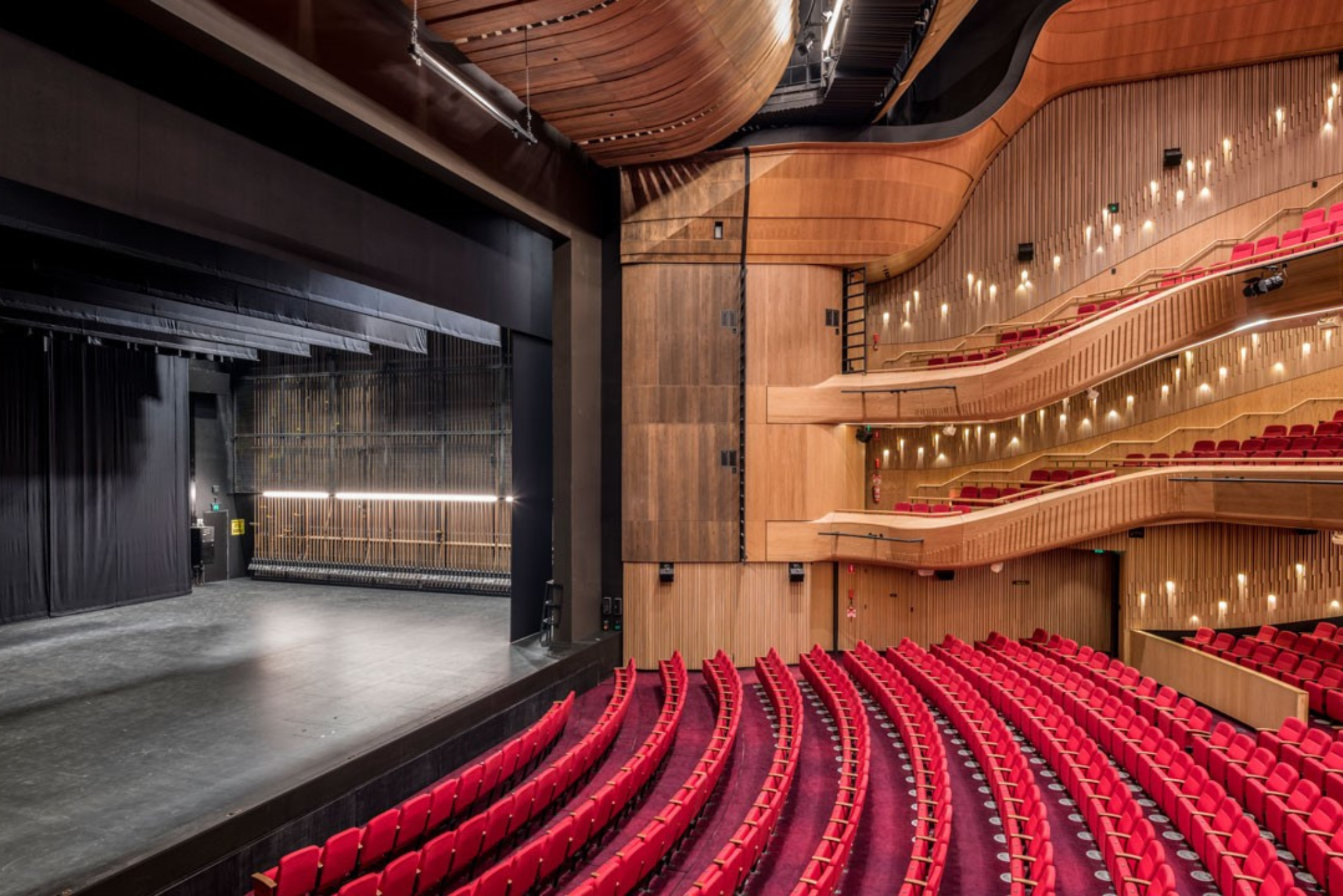 Her Majesty's Theatre | Italia Ceramics