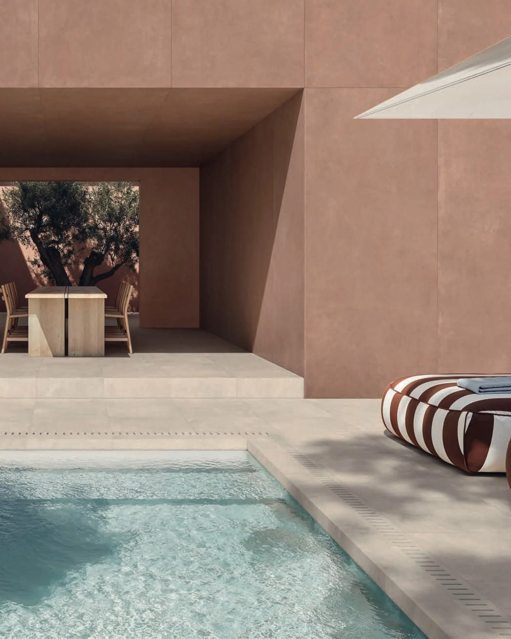 𝗗𝗶𝗿𝗲𝗰𝘁 𝗳𝗿𝗼𝗺 𝗜𝘁𝗮𝗹𝘆, 𝗺𝗲𝗲𝘁 𝗼𝘂𝗿 𝗻𝗲𝘄 𝗖𝗼𝗻𝗰𝗿𝗲𝘁𝗲 𝗰𝗼𝗹𝗹𝗲𝗰𝘁𝗶𝗼𝗻 𝗯𝘆 𝗜𝘁𝗮𝗹𝗴𝗿𝗮𝗻𝗶𝘁𝗶.
A refined range of thirteen shades with subtle movement, balanced texture and quiet visual depth, designed for contemporary sp