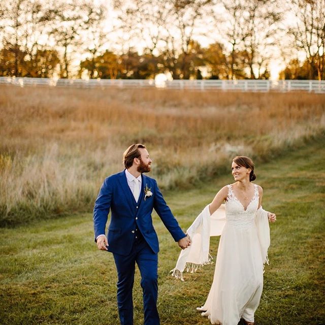 Congratulations to this amazing PNW couple! .
.
.
Venue: @bluehillfarmus 📸: @hilaryhyland @thecommoneer 
#monicalynneevents #mleevents #loudounweddings #loudounevents #northernvaevents #northernvaweddings #dmvevents #dmvweddings #weddings #eventplan