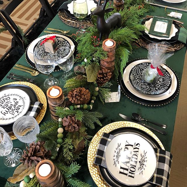 Holiday decor workshop today at @indianadesigncenter  with @rustedwindow was a huge success! Loved meeting all the wonderful attendees, sharing our holiday vibes and doing some ON THE SPOT styling of a few of the attendees heirloom treasures.  I love