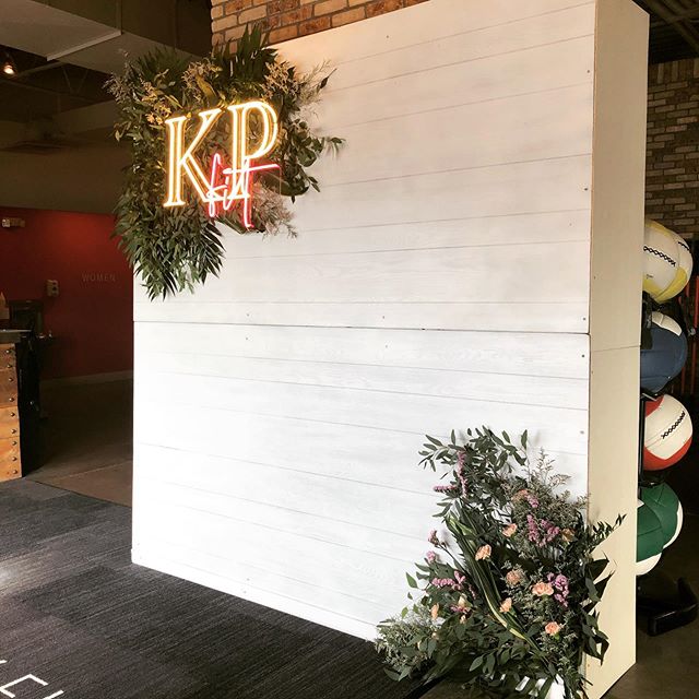 So we did a little thing for @kathleen.post  and her KP Fit event and it turned out incredible! ☺️ Adding this 8ft x 8ft white shiplap wall to our available rentals! Who wants a custom photo backdrop at your upcoming holiday party?? 🌲 ❄️ 🎅🏻 I can&