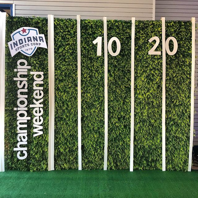 My 🏈football🏈 loving heart (go Steelers 💛) was extra excited to create this Big Ten Football Championship Weekend Wall for the @indsportscorp VIP Hospitality events!  Huge thanks to ISC for the opportunity and to @itskeeevents for the introduction