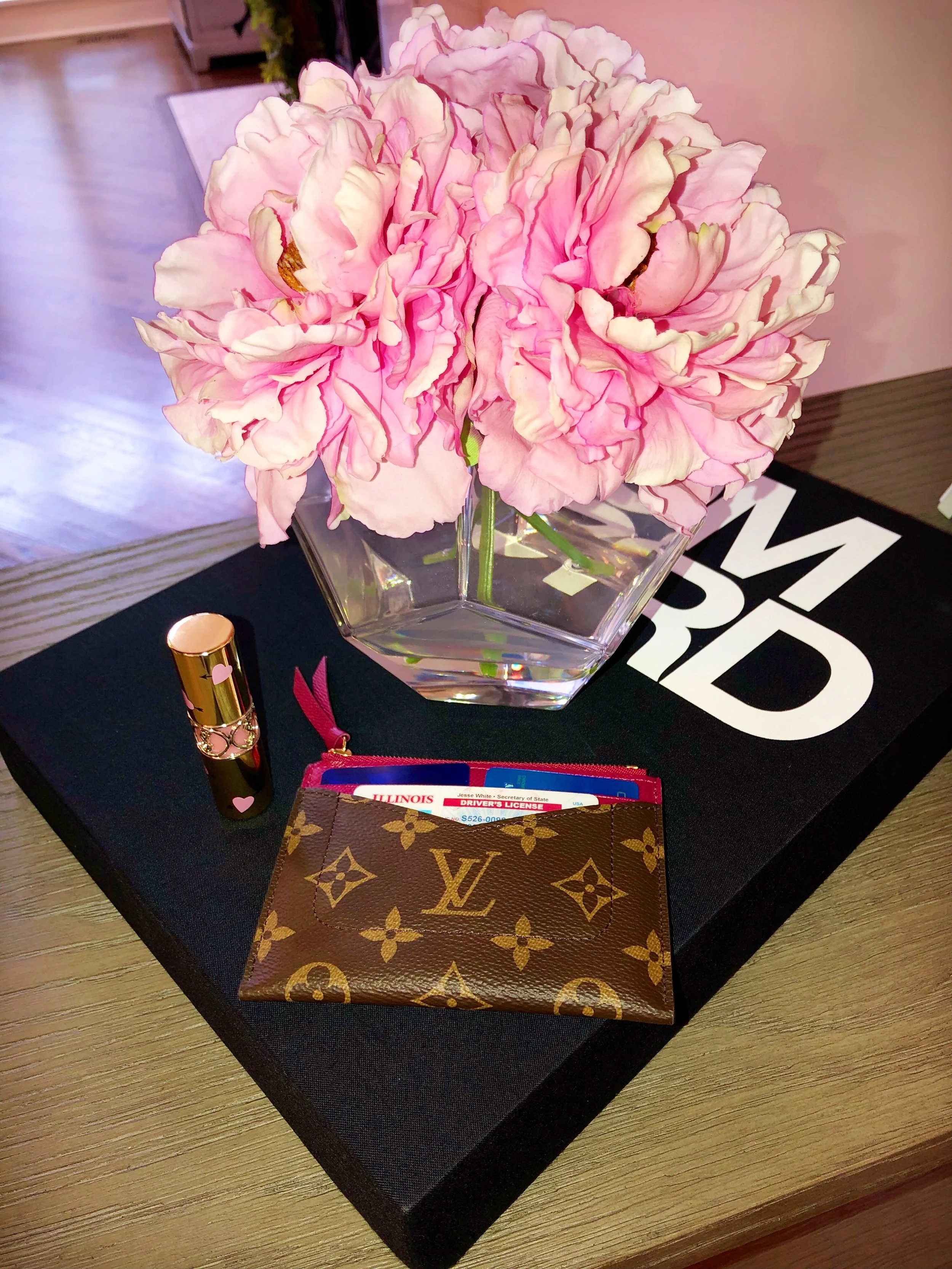 SiaMiaLouisVuittonZippedCardCase.jpg