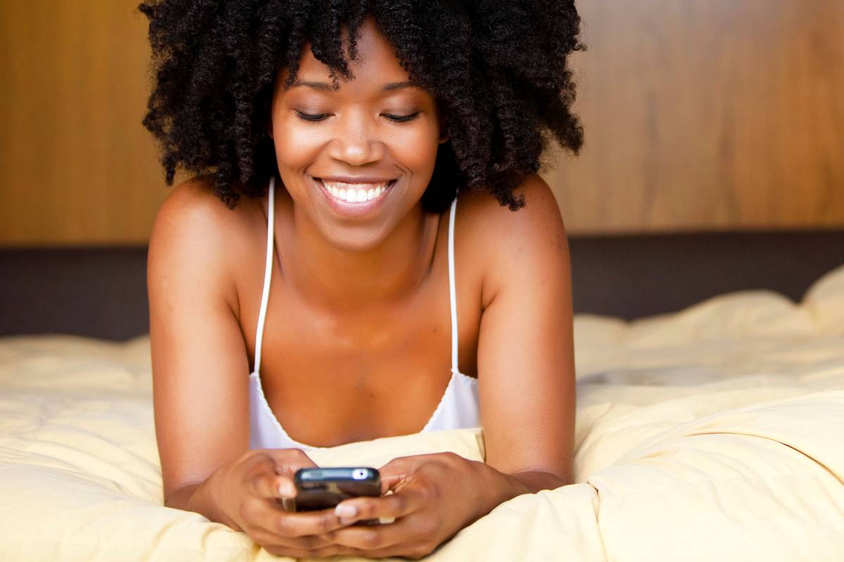 dayka-robinson-harder-to-ignore-a-call-than-to-answer-via-blackcitygirl.com_.jpg