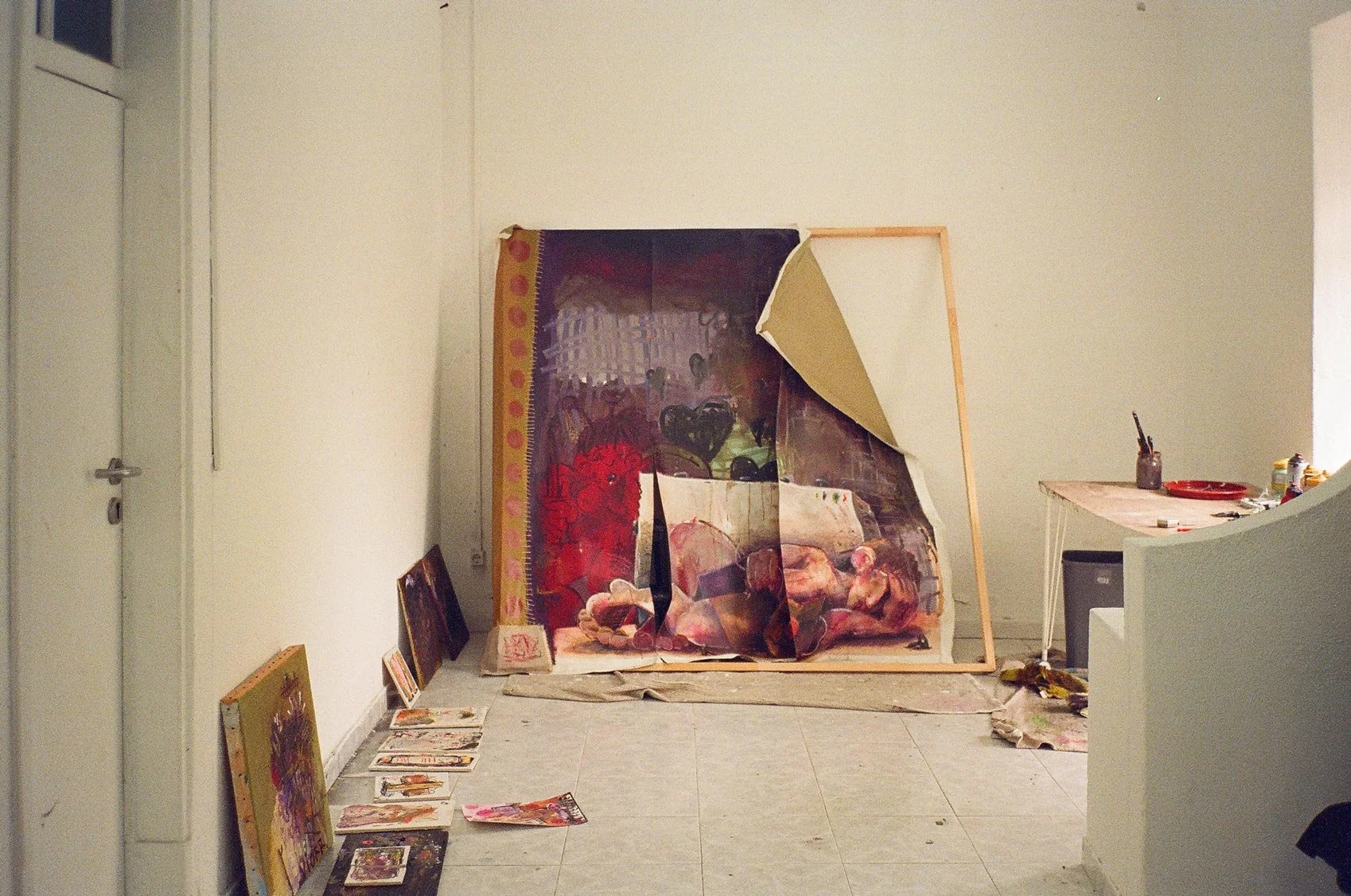 Rhys Viorr deconstructed painting in Portugal lisbon art gallery, as part of the artists summer residency