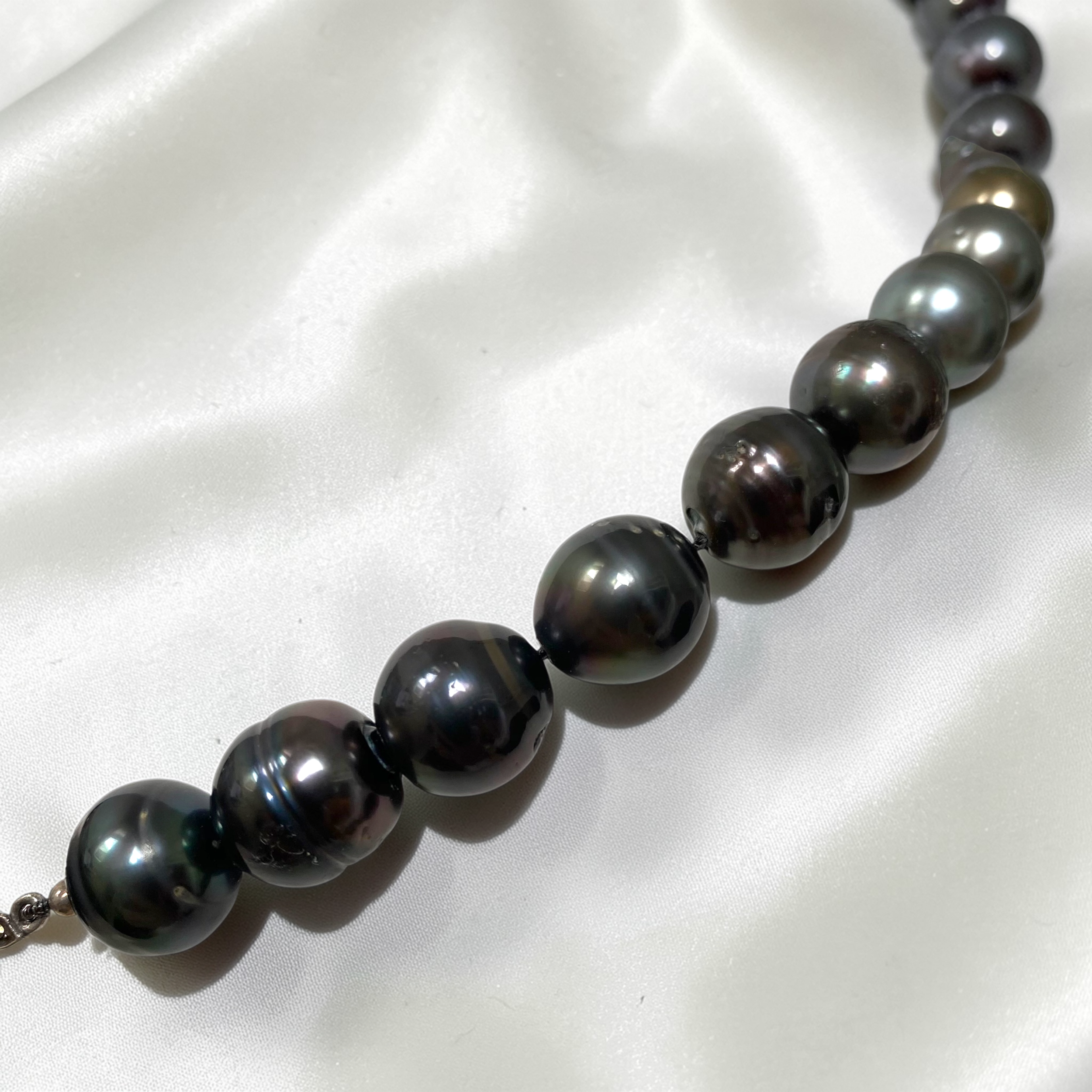 By Danilova, Dark Peacock Pearl & Antique Agate Pendant Necklace0.PNG