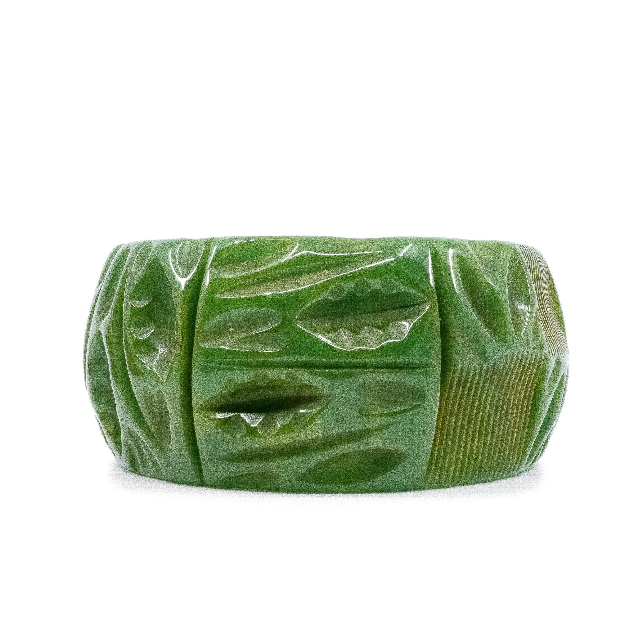 Vintage Olive-green Carved Bracelet