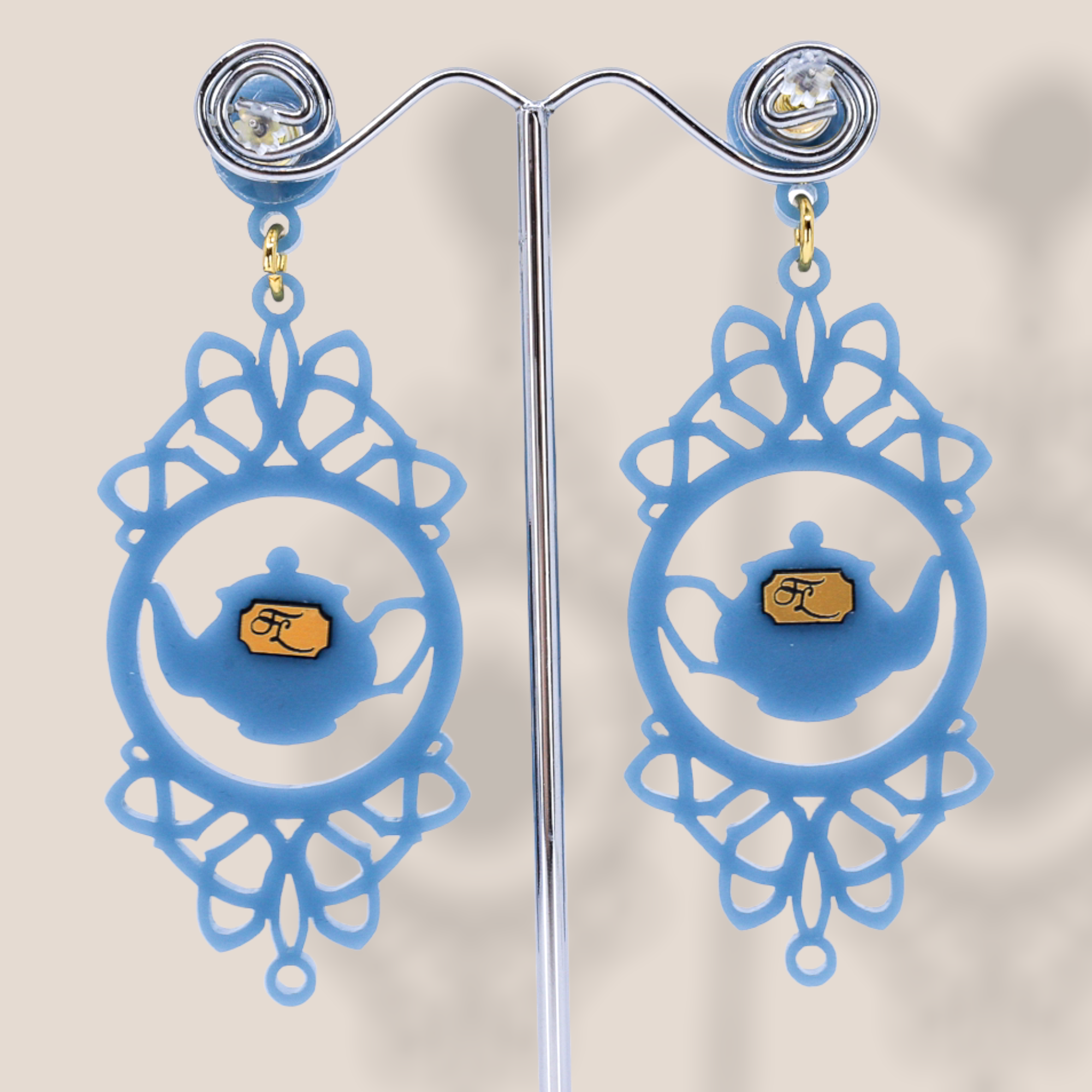 Danilova Jewellery, Fractured Lace, Acrylic Plastic Brooch5.PNG