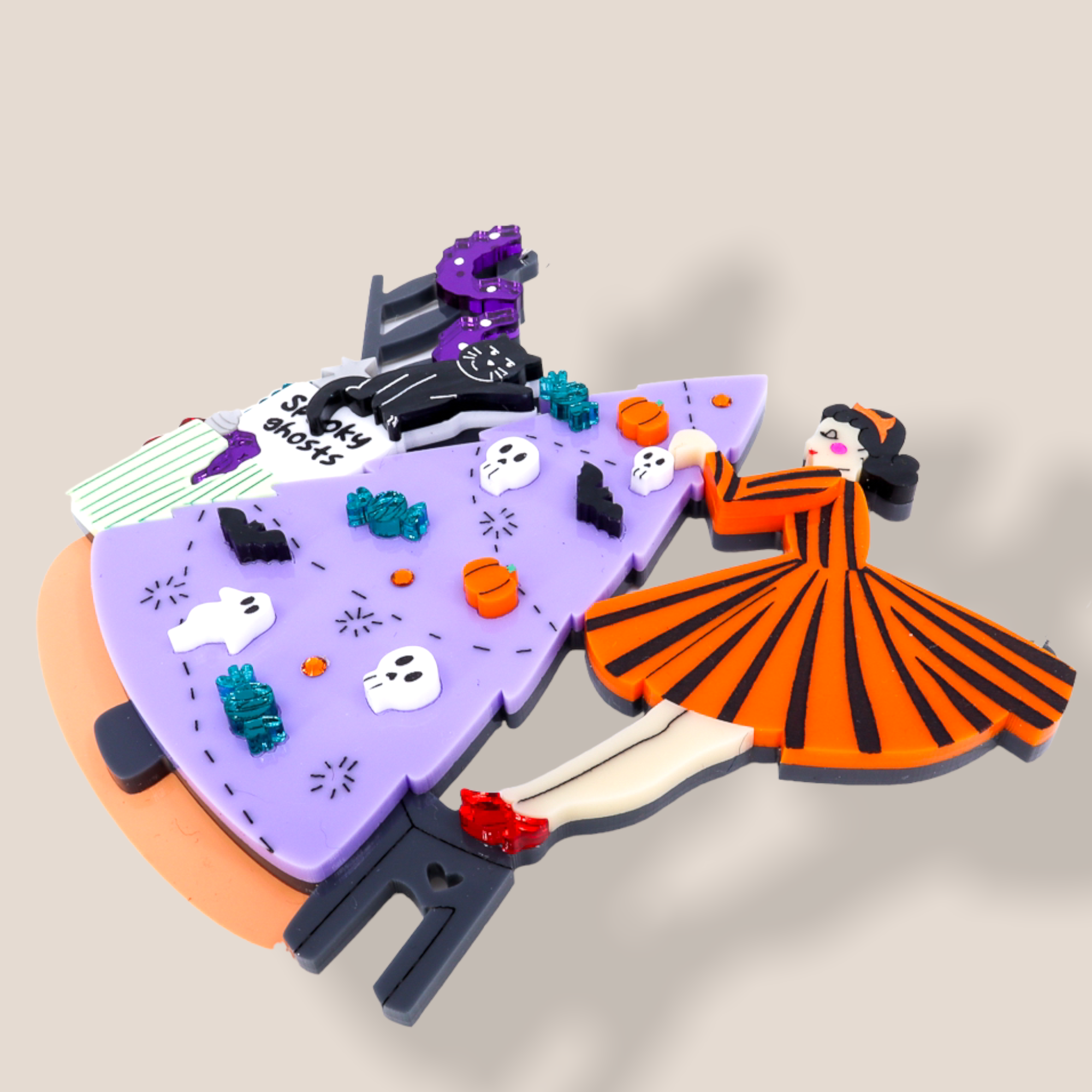 Danilova Jewellery, La Vidriola, Acrylic Plastic Brooches and Necklaces80.PNG