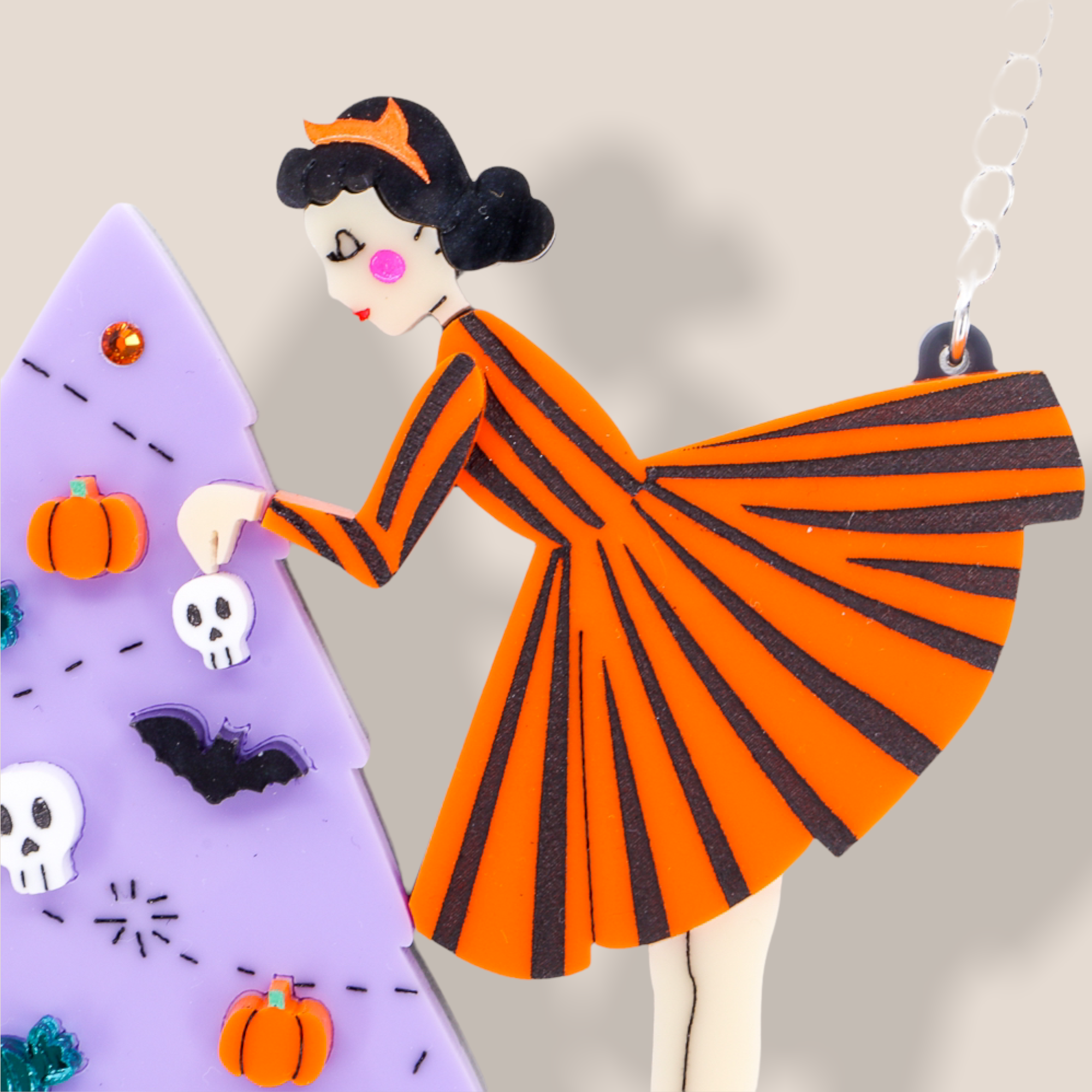 Danilova Jewellery, La Vidriola, Acrylic Plastic Brooches and Necklaces72.PNG