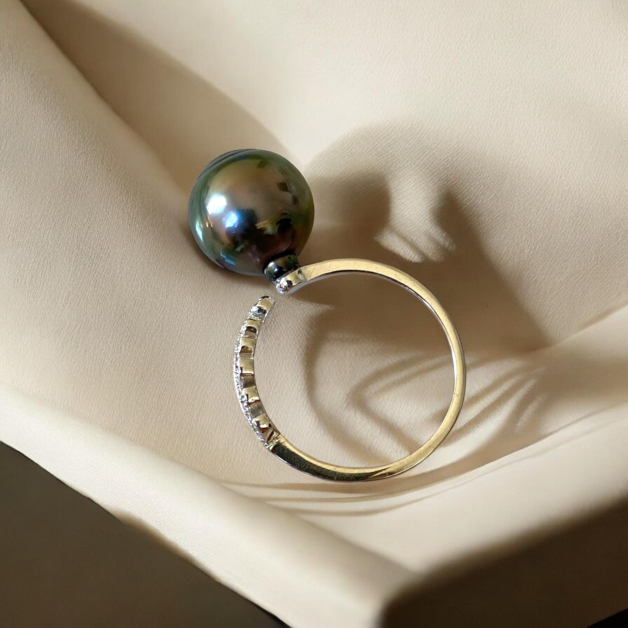 Tahitian, Peacock Pearl Ring in Ornamental Open Gap Silver Setting7.PNG
