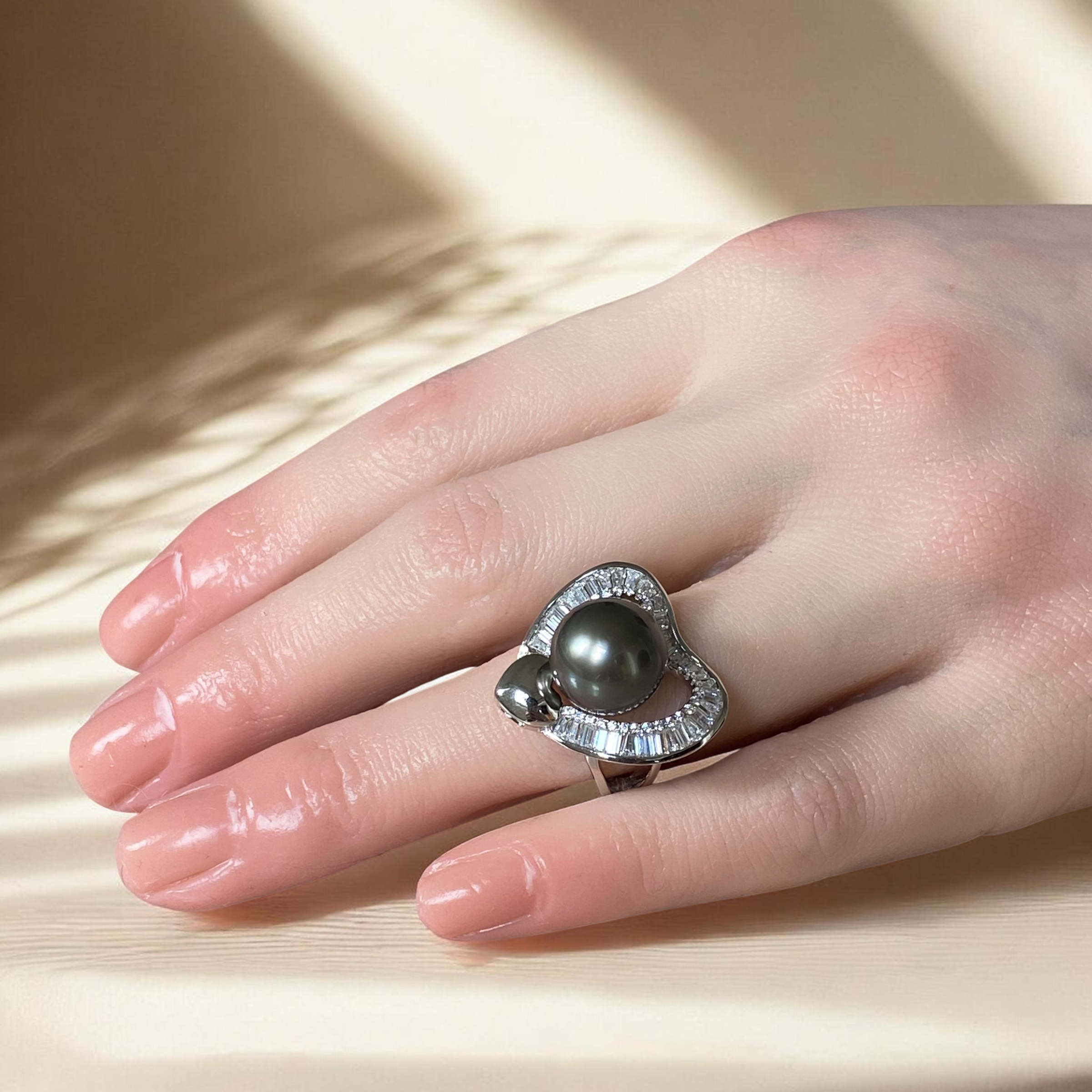 Tahitian, Grey Pearl Ring in Silver Heart Halo Setting18.PNG