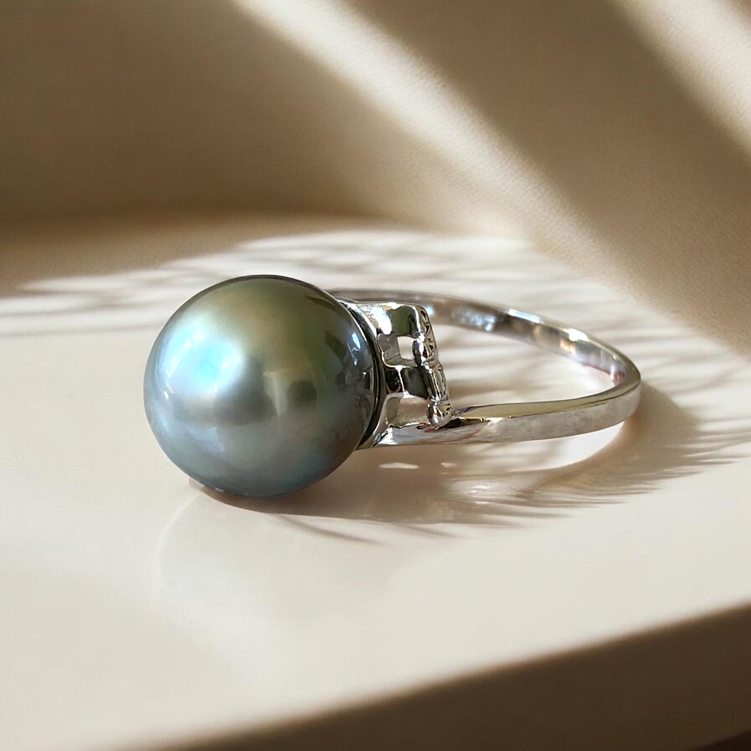 Tahitian, Grey Pearl Ring in Silver Setting2.PNG