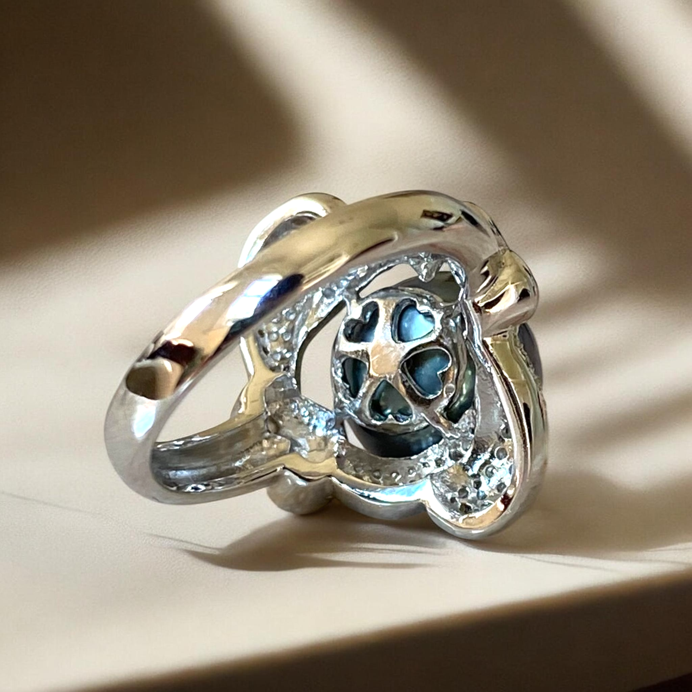 Tahitian, Grey Pearl Ring in Silver Scalloped Halo Setting5.PNG