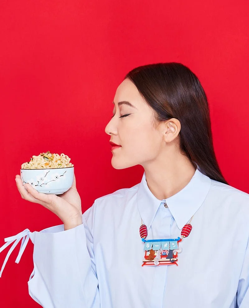 Look-Behind-the-Ramen-Shop-Curtain_-Necklace-Take-Away-Asia-Edition-collection-la-vidriola-Product_800x.jpg