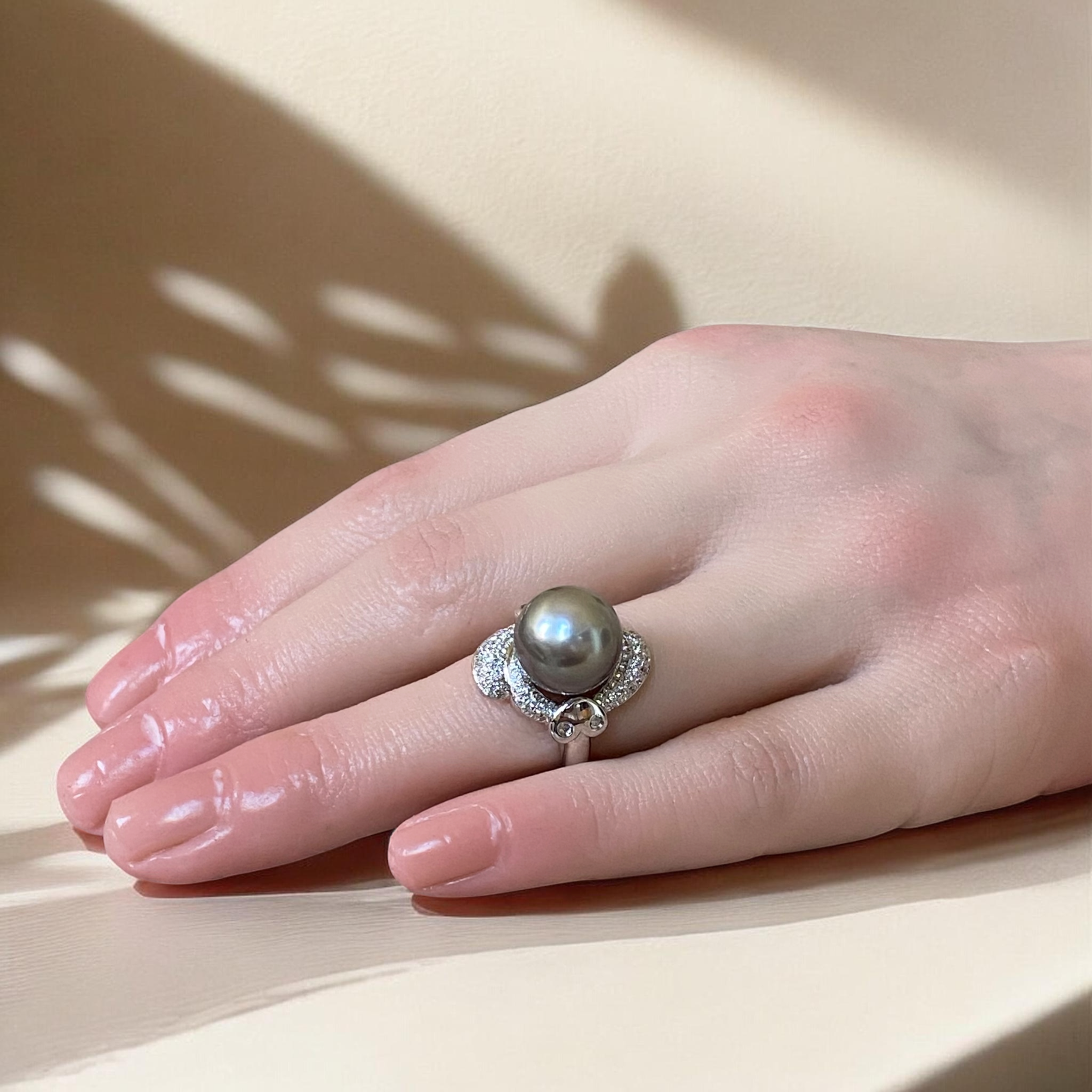 Extra Large, Tahitian, Black Peacock Pearl Ring in Silver Scalloped Setting15.PNG