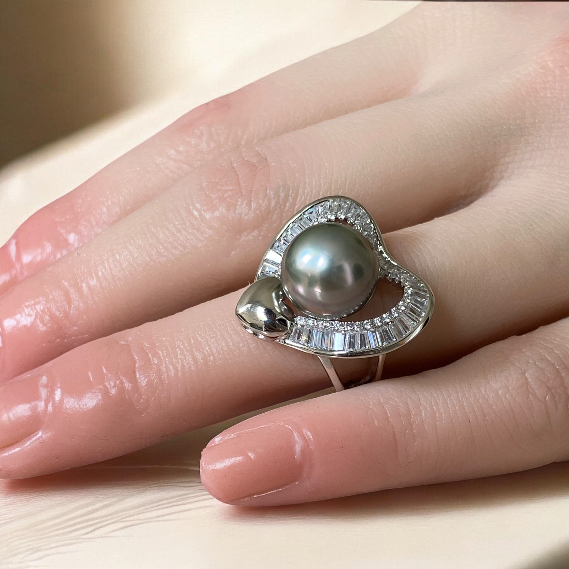 Tahitian, Grey Pearl Ring in Silver Heart Halo Setting9.PNG