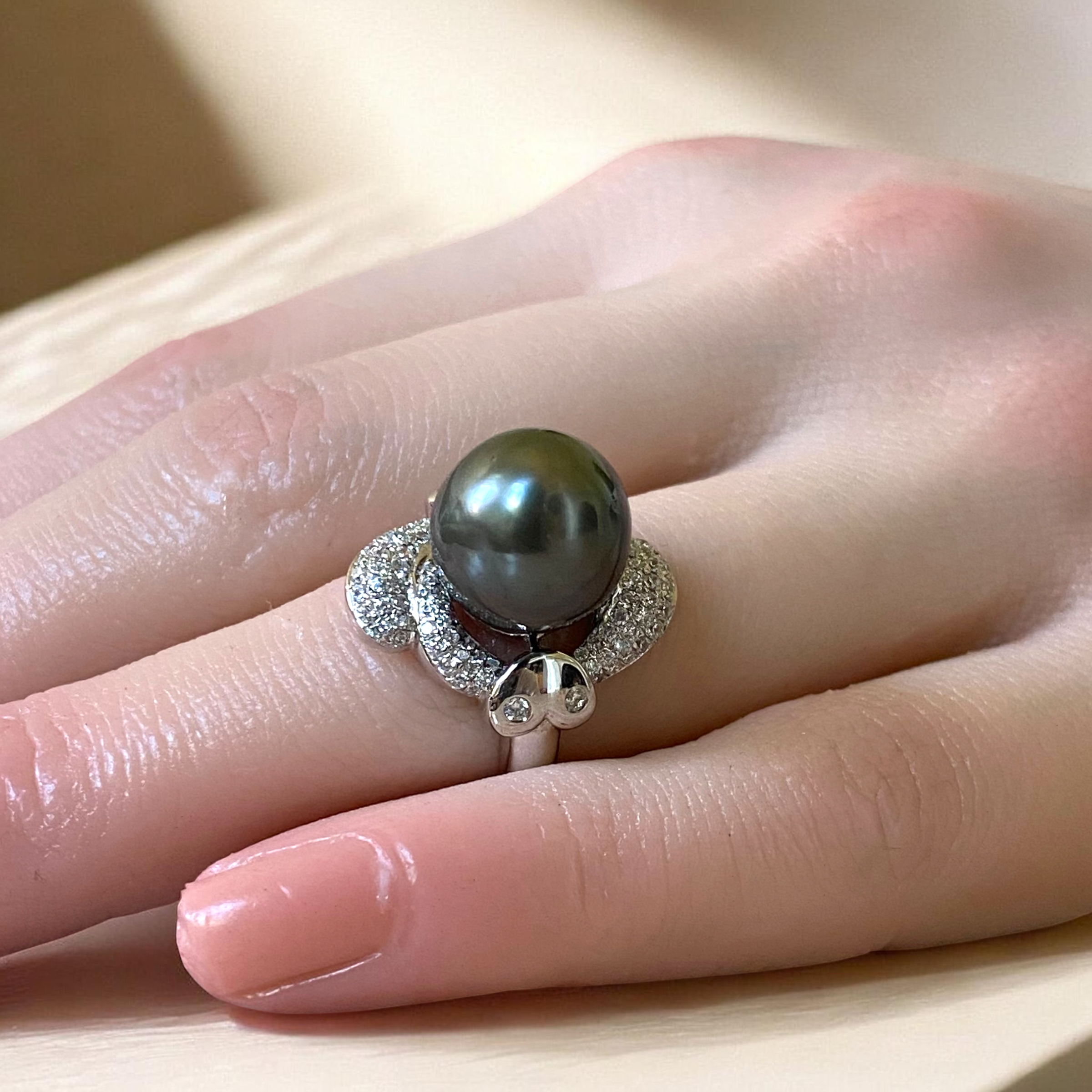 Extra Large, Tahitian, Black Peacock Pearl Ring in Silver Scalloped Setting8.PNG