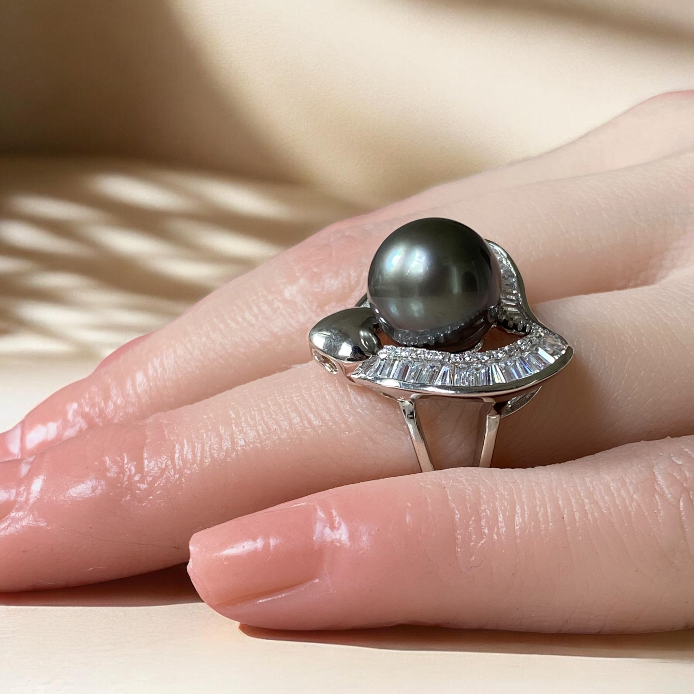 Tahitian, Grey Pearl Ring in Silver Heart Halo Setting21.PNG