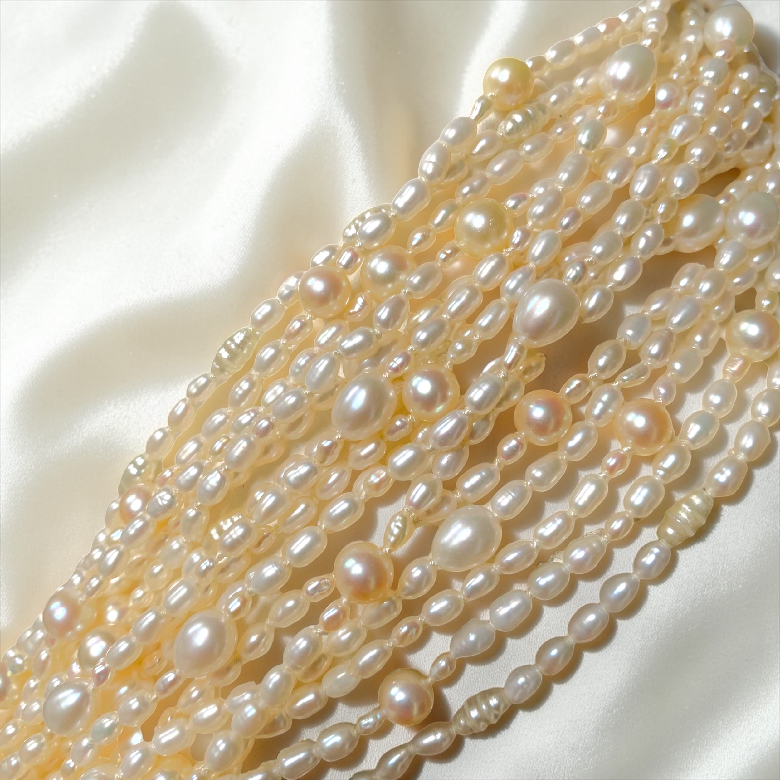 Vintage, 16-Row White Pearl & 14K Gold Pearl Clasp, Necklace2.PNG