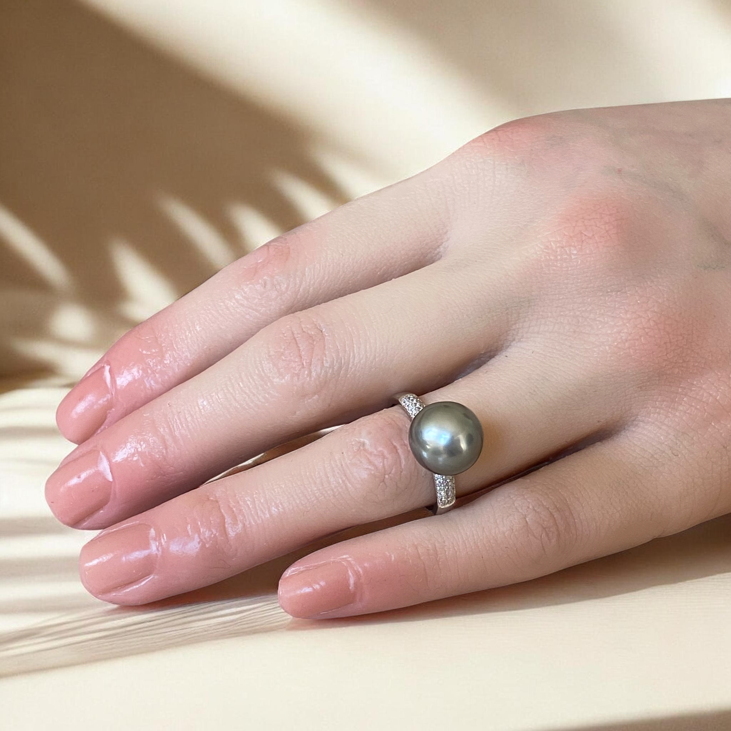 Tahitian, Grey Pearl Ring in Encrusted Silver Setting6.PNG