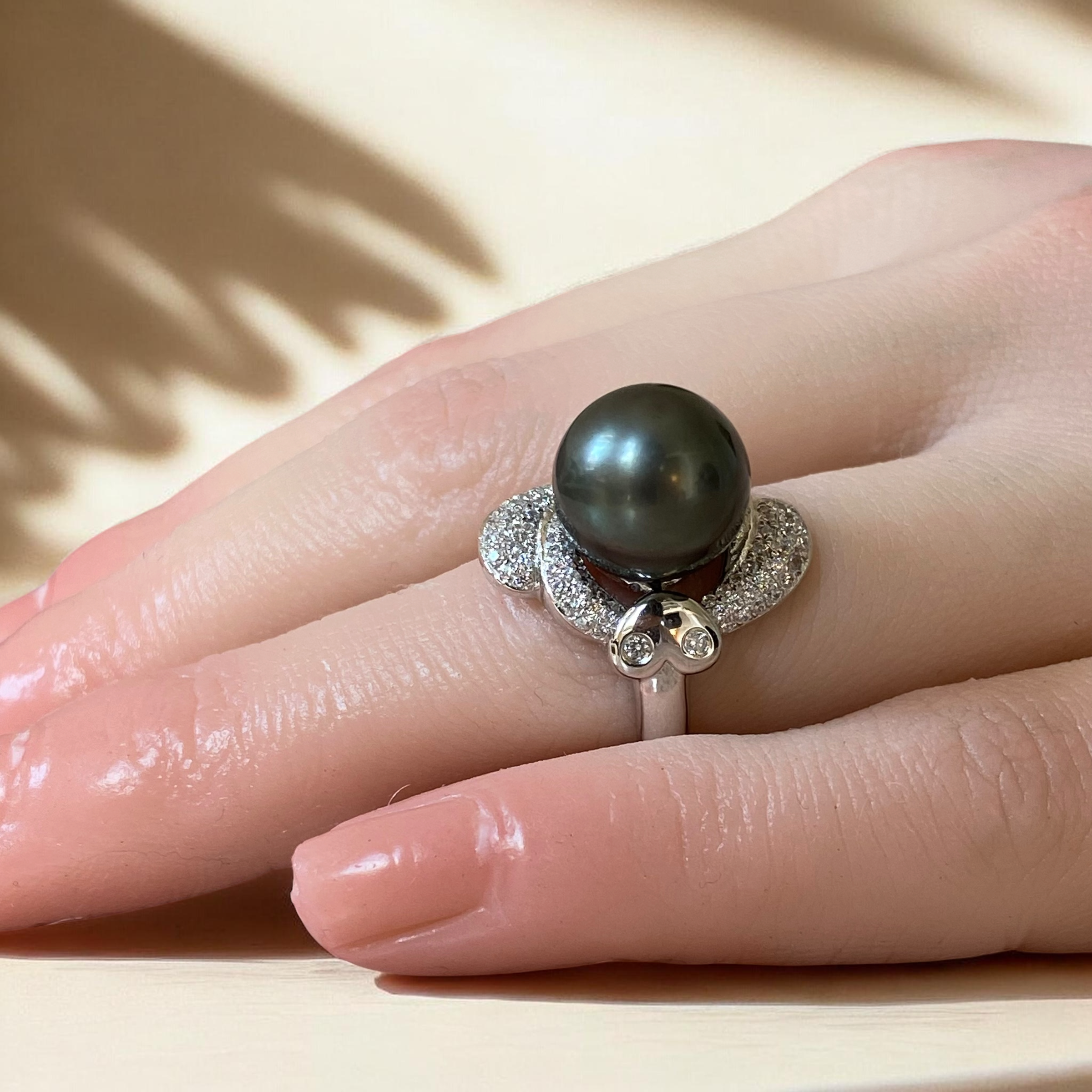 Tahitian, Black Pearl Ring in Silver Scalloped Halo Setting9.PNG