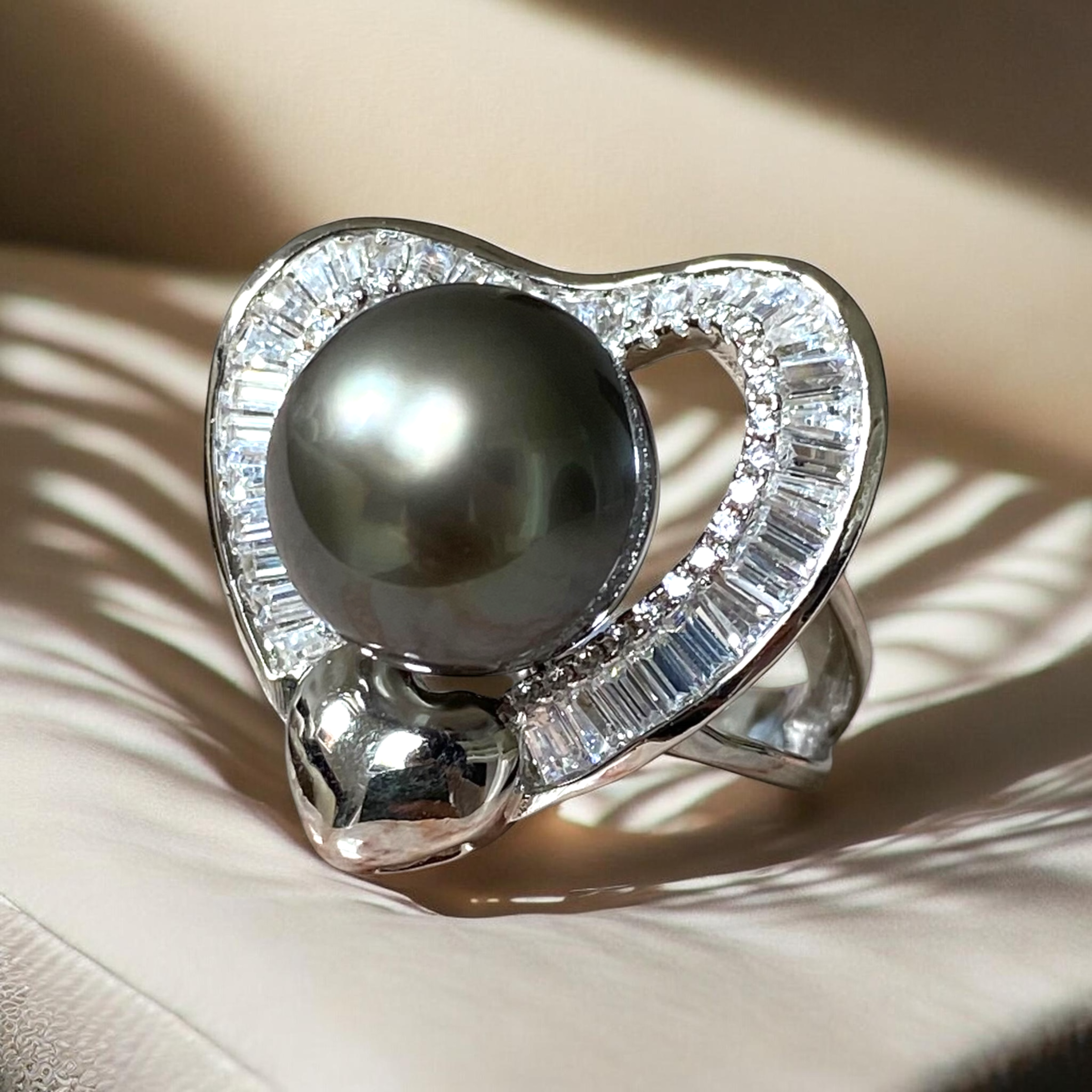 Tahitian, Grey Pearl Ring in Silver Heart Halo Setting13.PNG