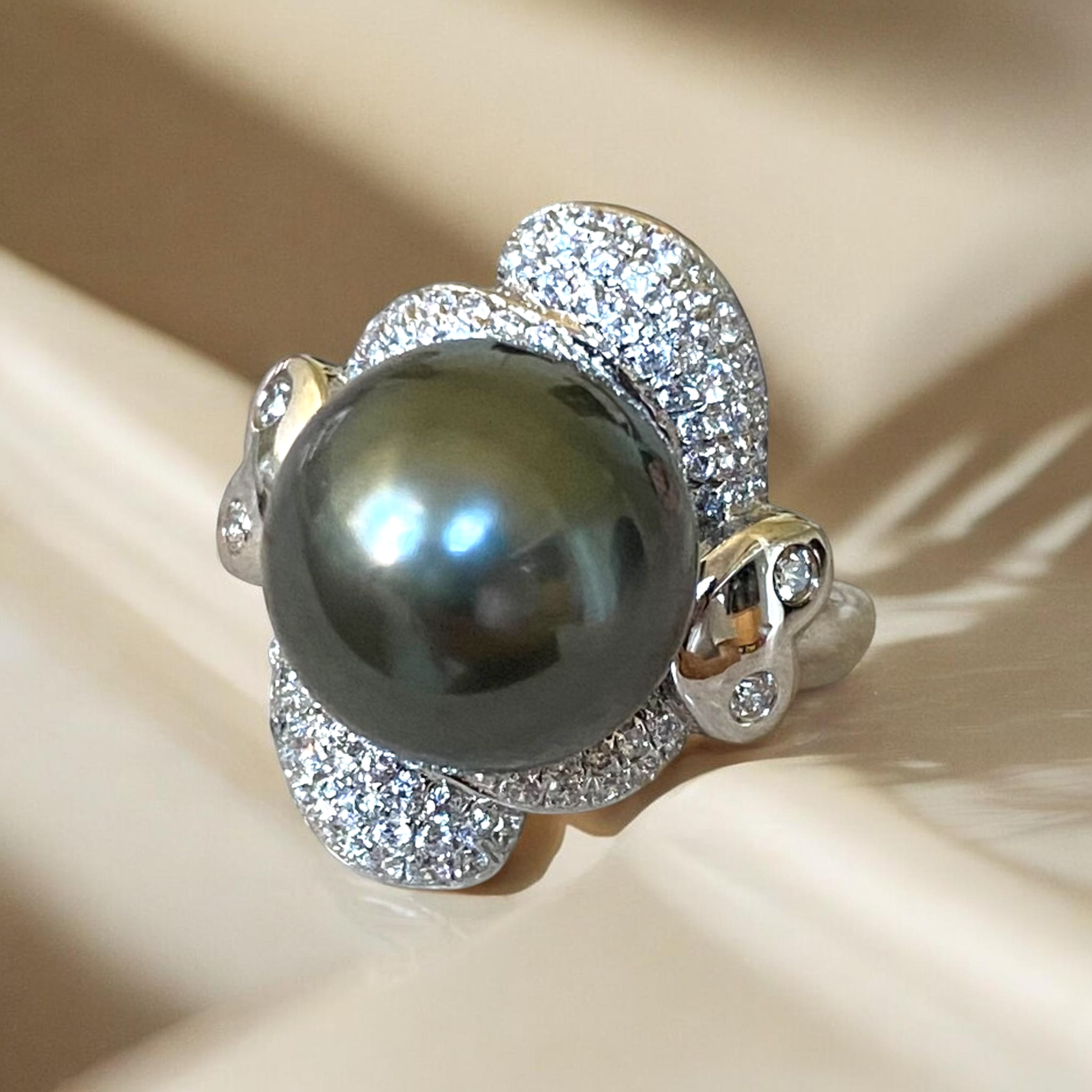 Extra Large, Tahitian, Black Peacock Pearl Ring in Silver Scalloped Setting1.PNG