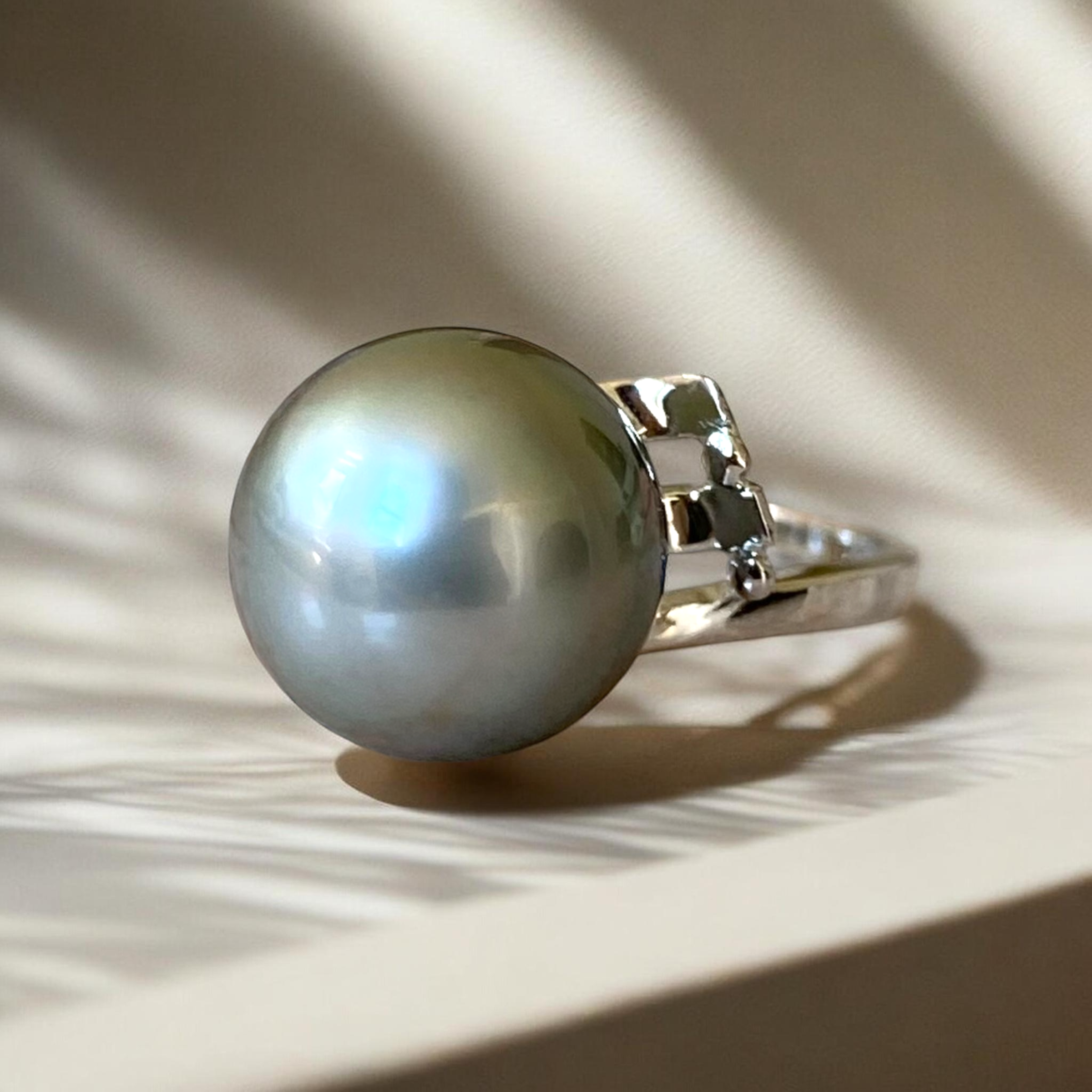 Tahitian, Grey Pearl Ring in Silver Setting0.PNG