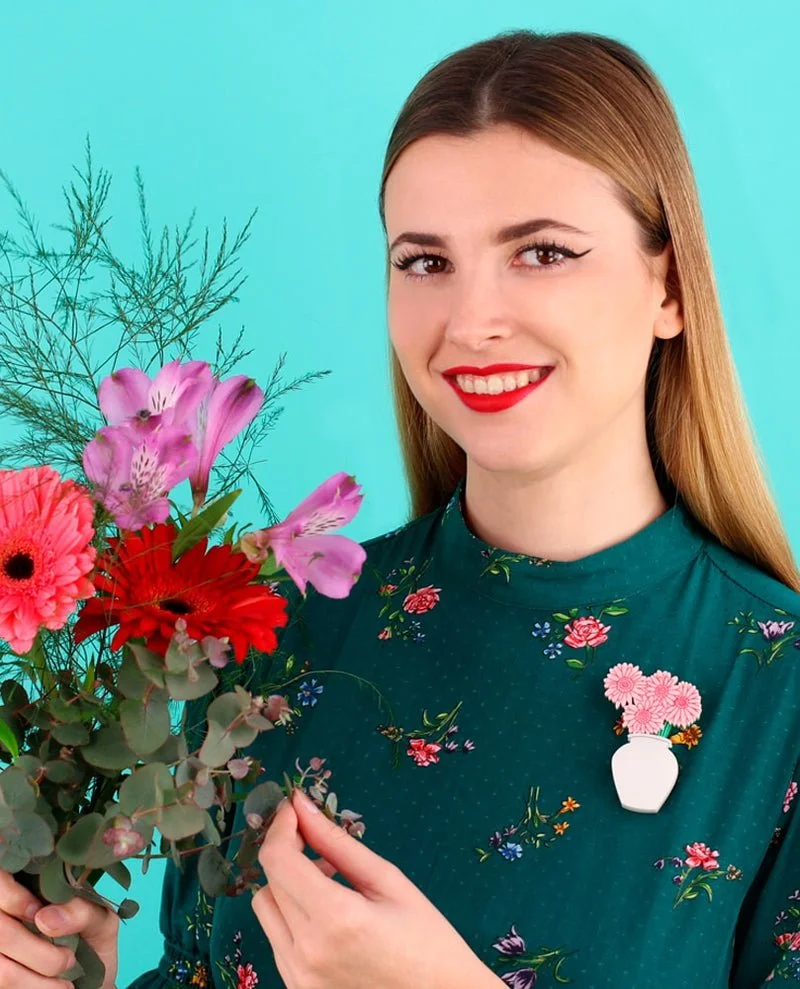 Danilova, La Vidriola, Happy Cat and Gerbera Bouquet Inserts for Flower Vase Acrylic Brooch1.jpg