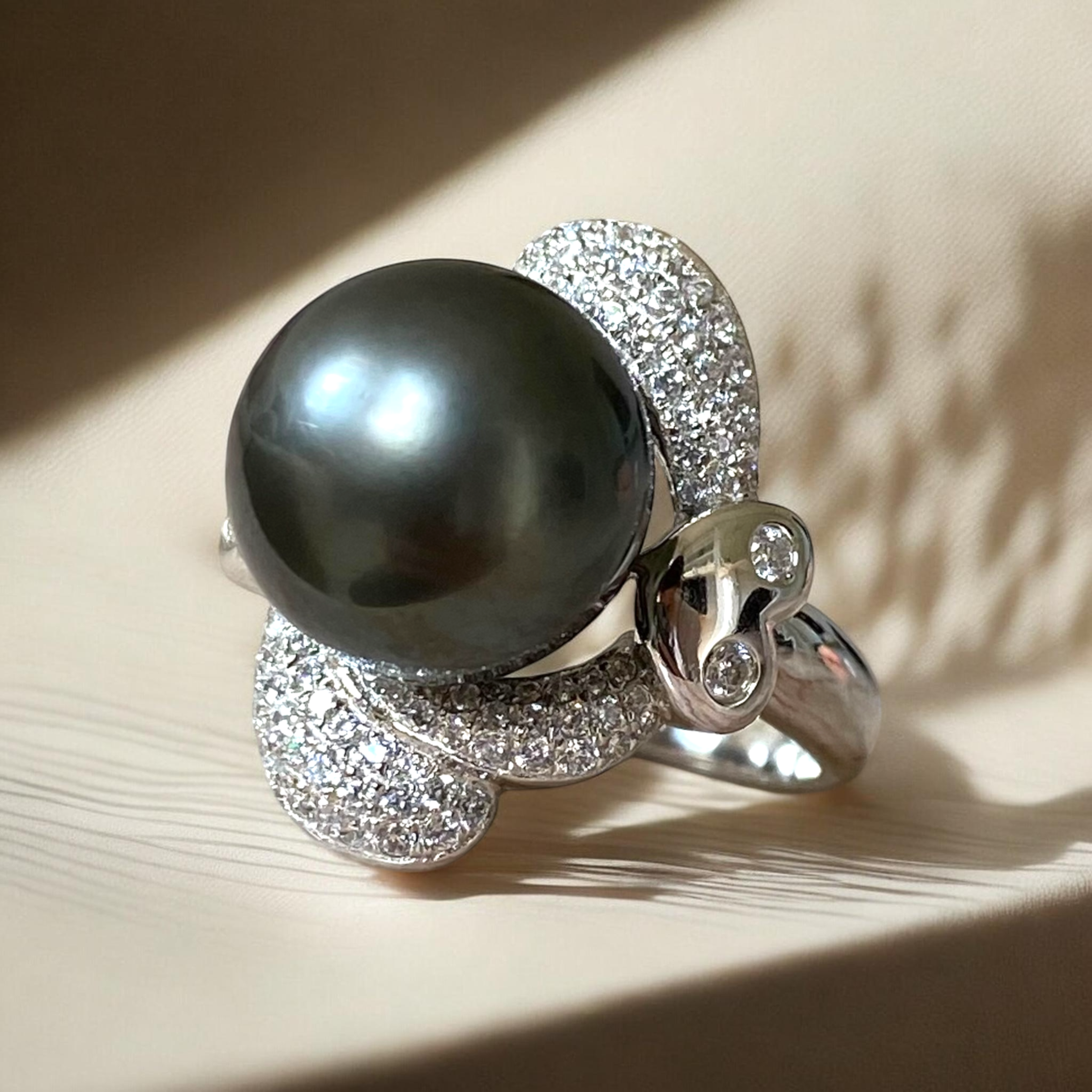 Tahitian, Black Pearl Ring in Silver Scalloped Halo Setting1.PNG