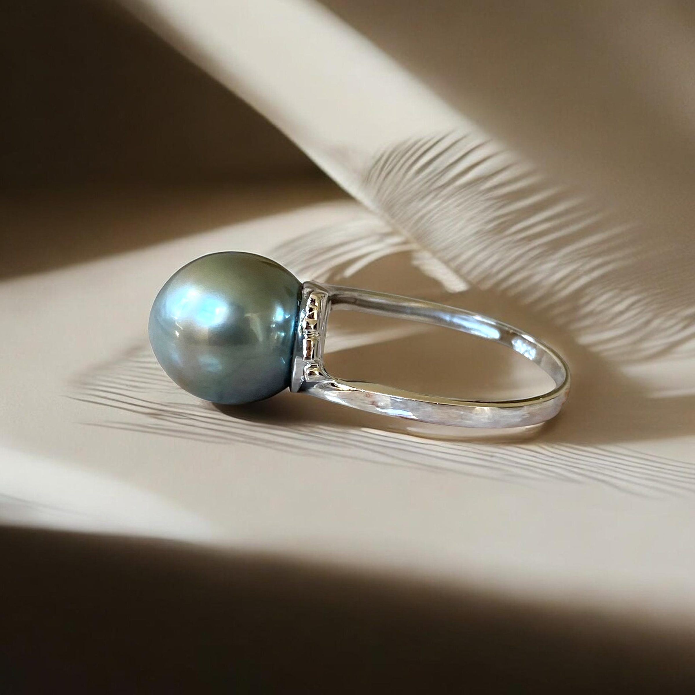 Tahitian, Grey Pearl Ring in Silver Setting3.PNG