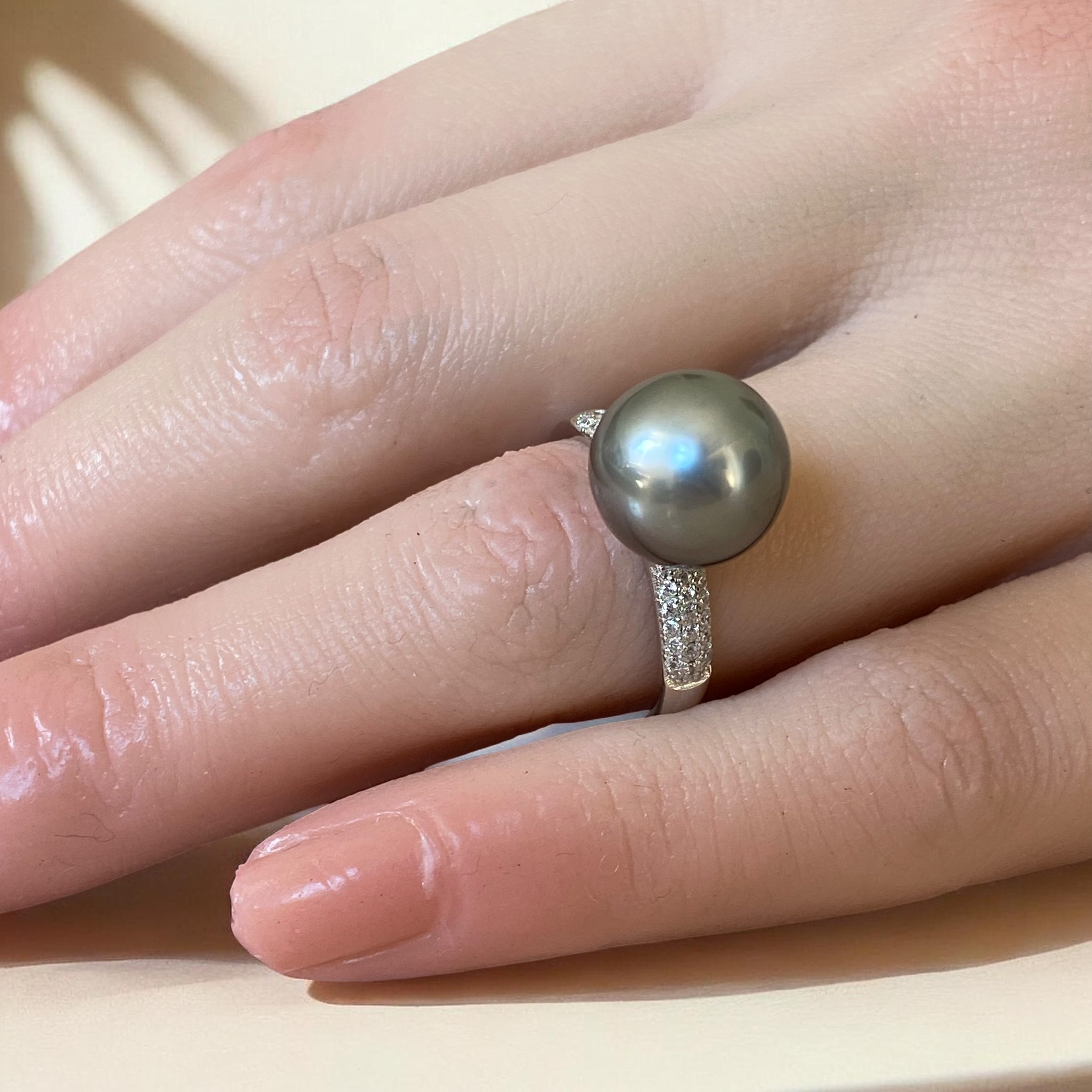 Tahitian, Grey Pearl Ring in Encrusted Silver Setting7.PNG